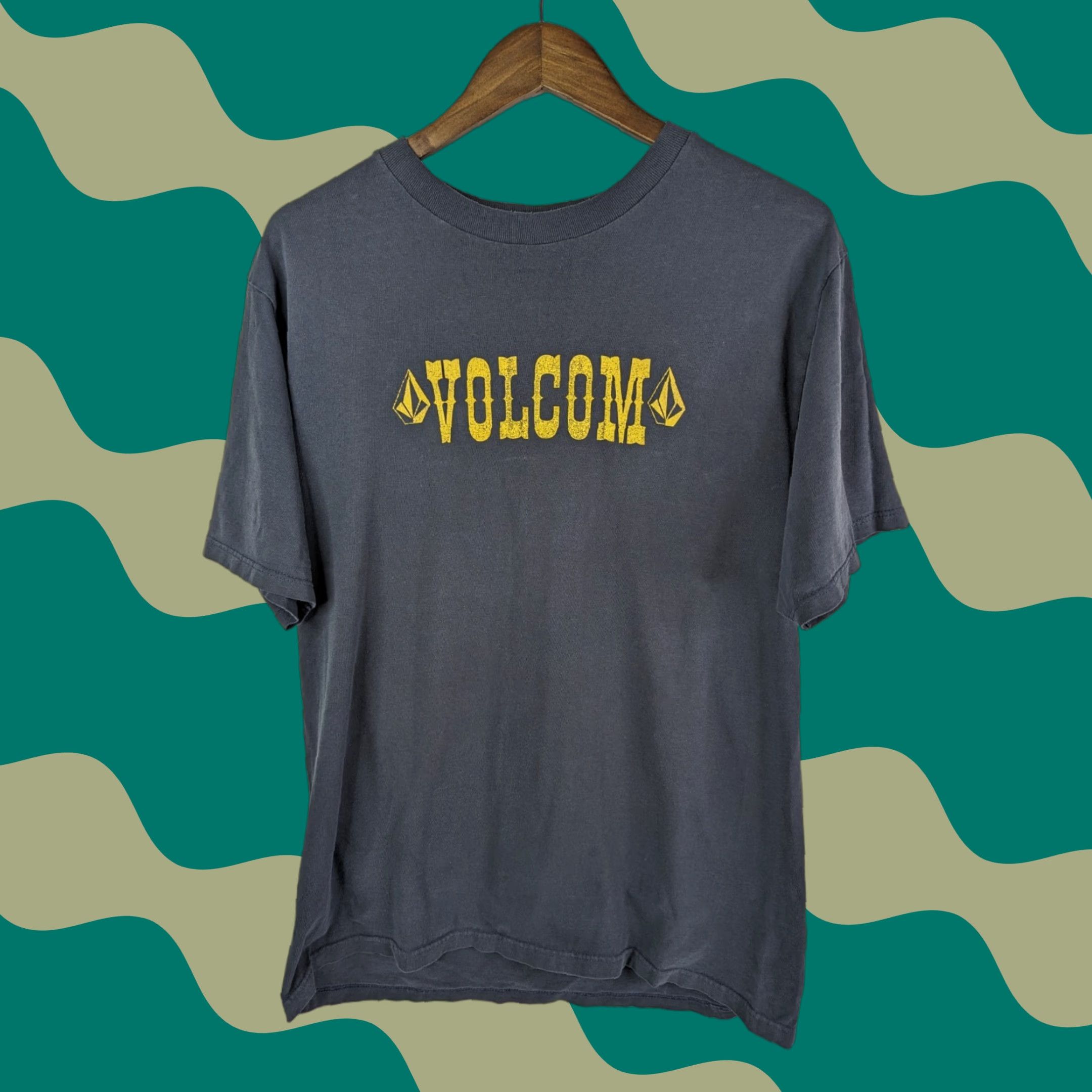 Volcom Vtg 90s VOLCOM Graphic T-Shirt Faded Navy Blue Size Large Skater Cotton Size L / US 10 / IT 46 - 1 Thumbnail