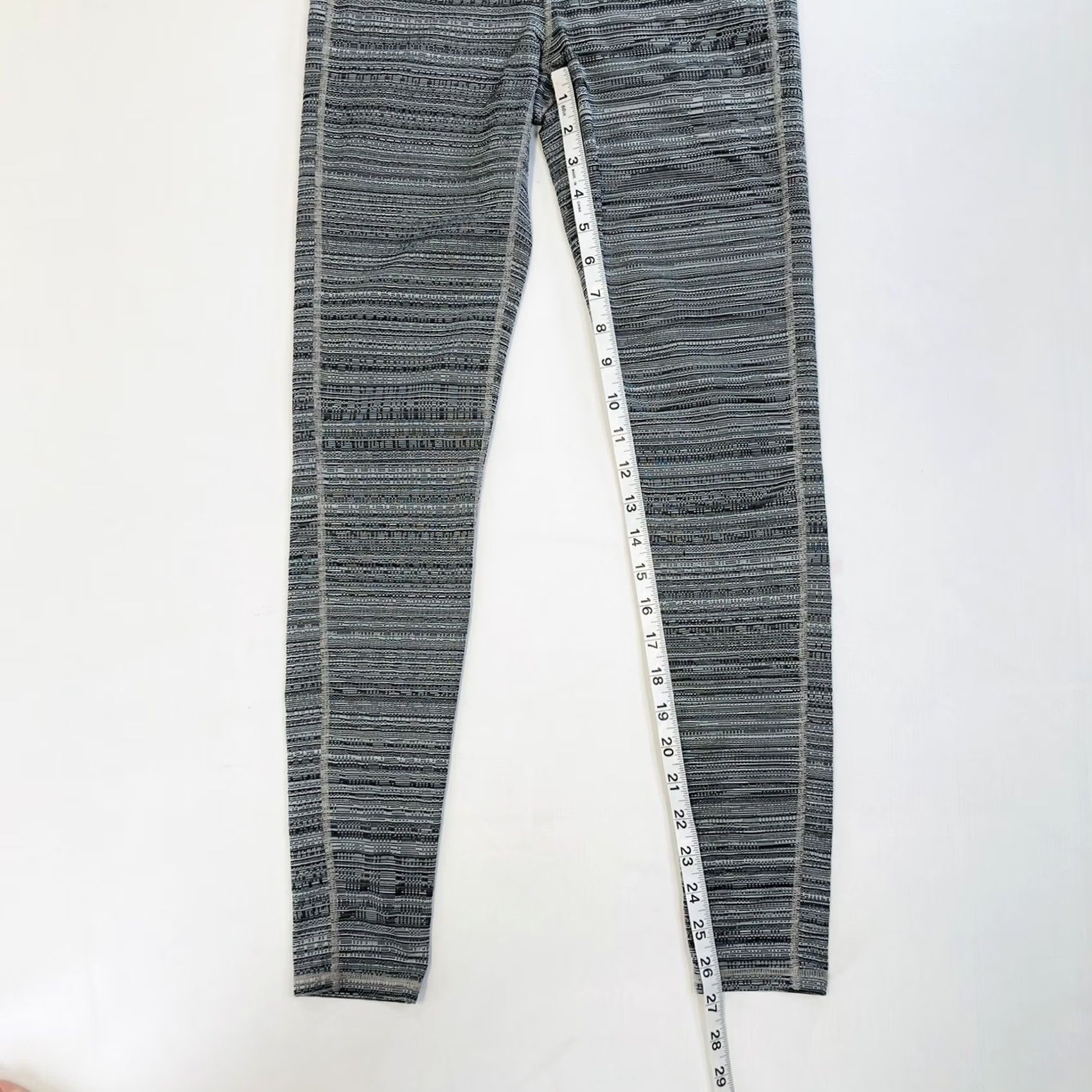 Athleta Athleta High Rise Leggings Black / Gray Ripple Jacquard Chaturanga Size S 455973 Size 28" / US 6 / IT 42 - 8 Thumbnail