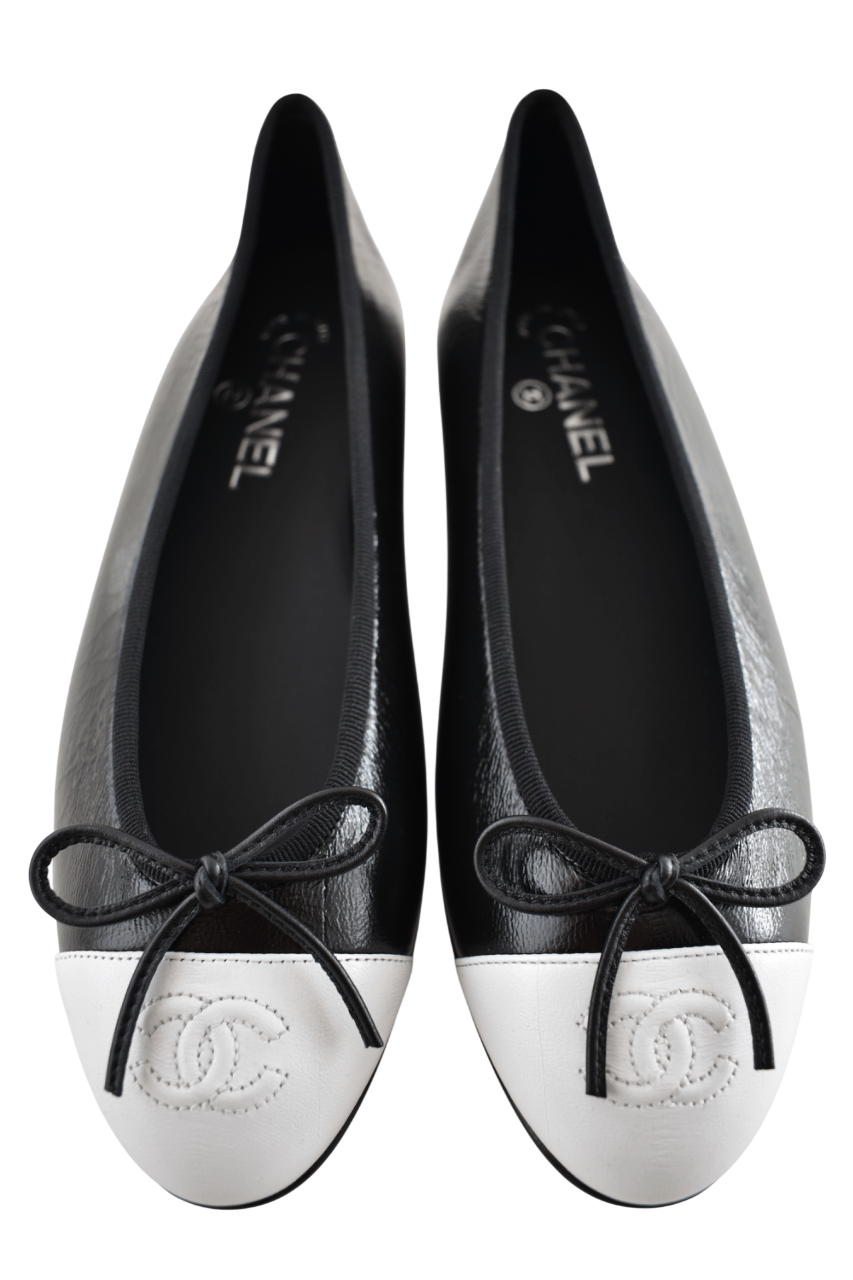Chanel 26S White Crumpled Shiny Lambskin Ballet Ballerina Flat 35.5 Size US 5.5 / IT 35.5 - 1 Thumbnail
