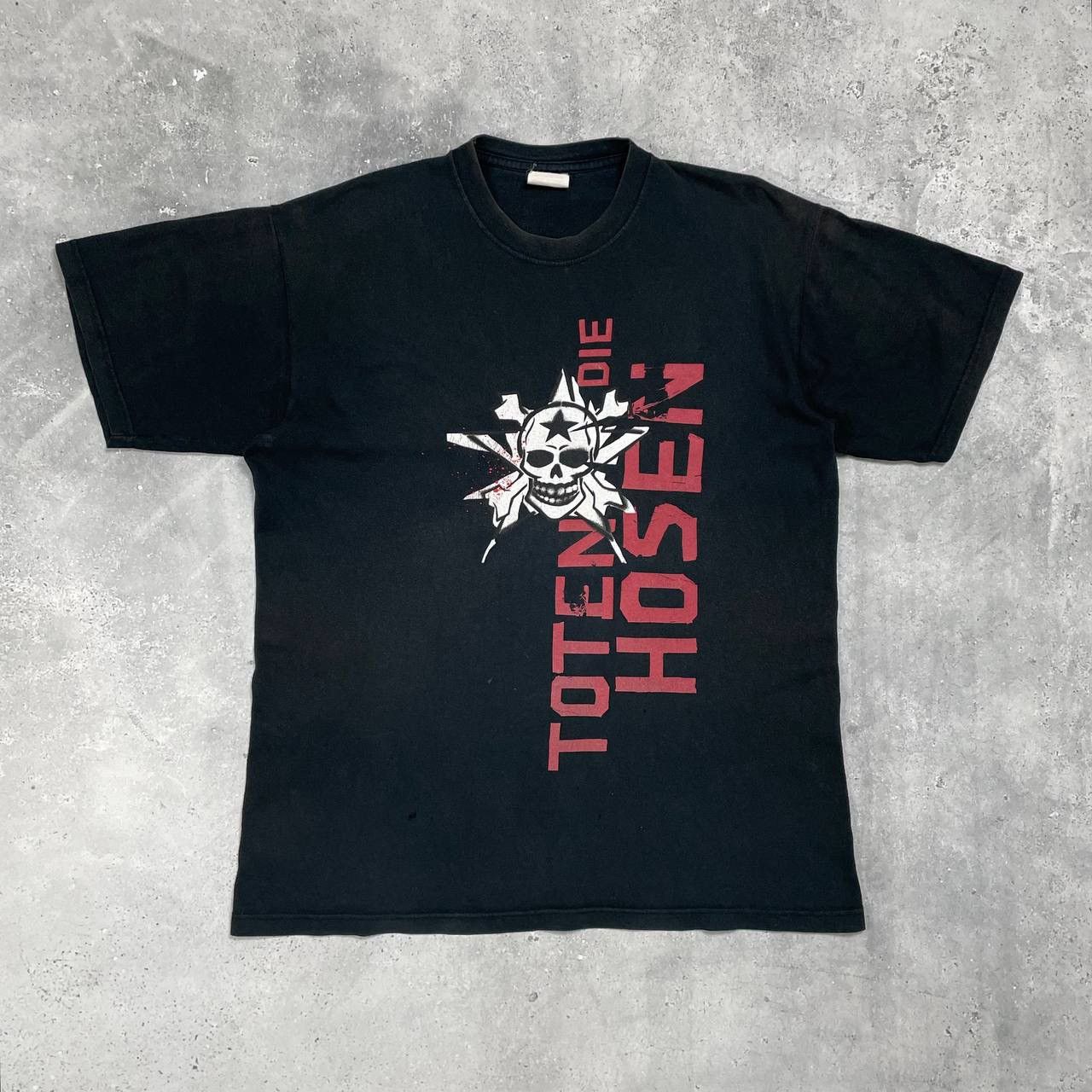 Band Tees Vintage Die Toten Hosen Band Thrashed T Shirt Faded Black Size US XL / EU 56 / 4 - 1 Thumbnail