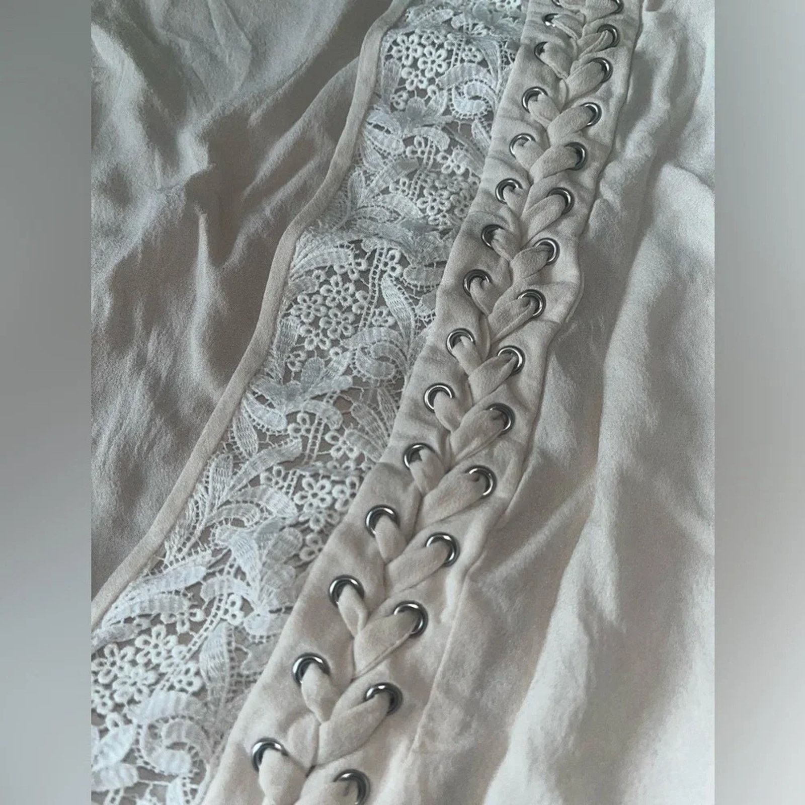 A.L.C. A.L.C. Annora 100% silk blouse, lace & braid trim, size 4. Size S / US 4 / IT 40 - 3 Thumbnail