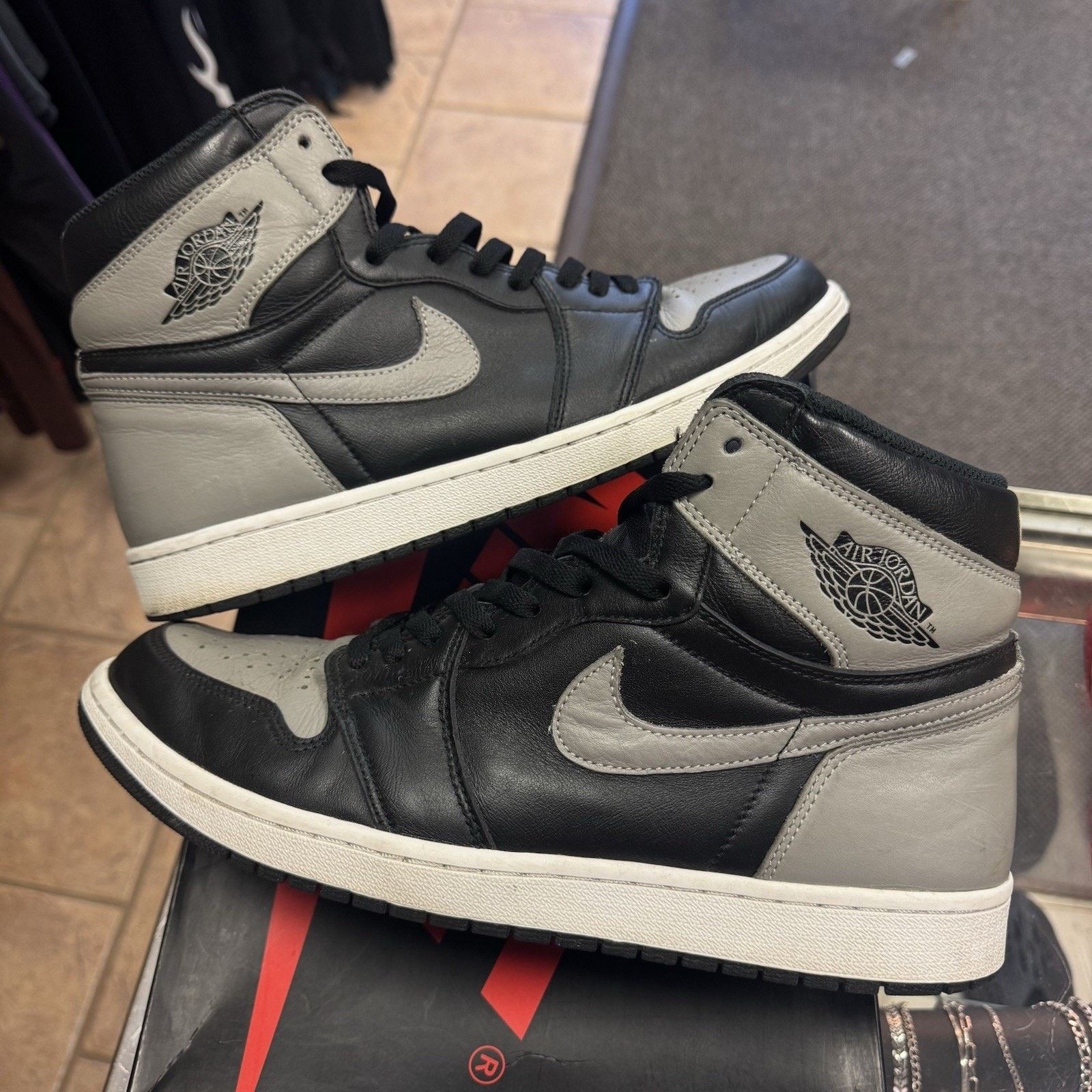 Jordan Brand Size 13 - Nike Air Jordan 1 Retro OG High Shadow (2018) Size US 13 / EU 46 - 2 Thumbnail