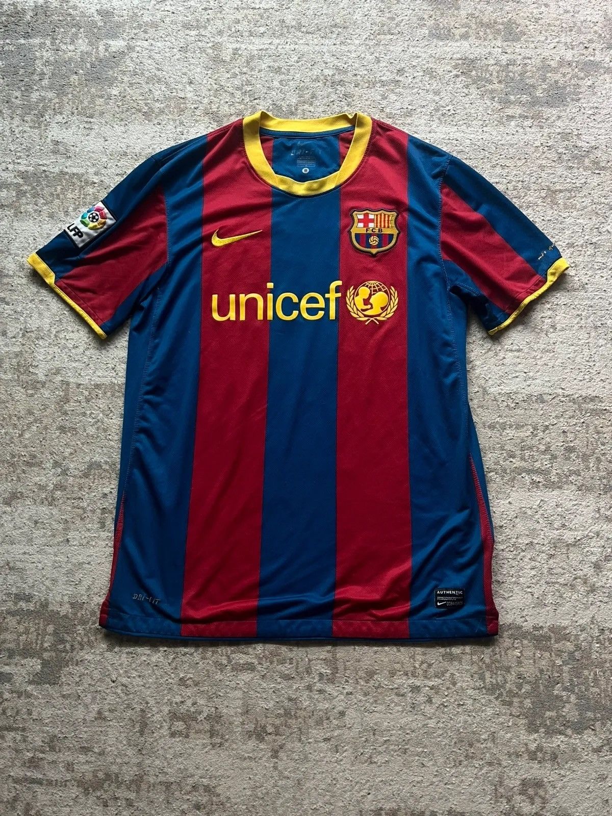 Nike Nike Messi #10 Made in Thailand 2010 Rare T-Shirt Dri-Fit Size US M / EU 48-50 / 2 - 1 Thumbnail