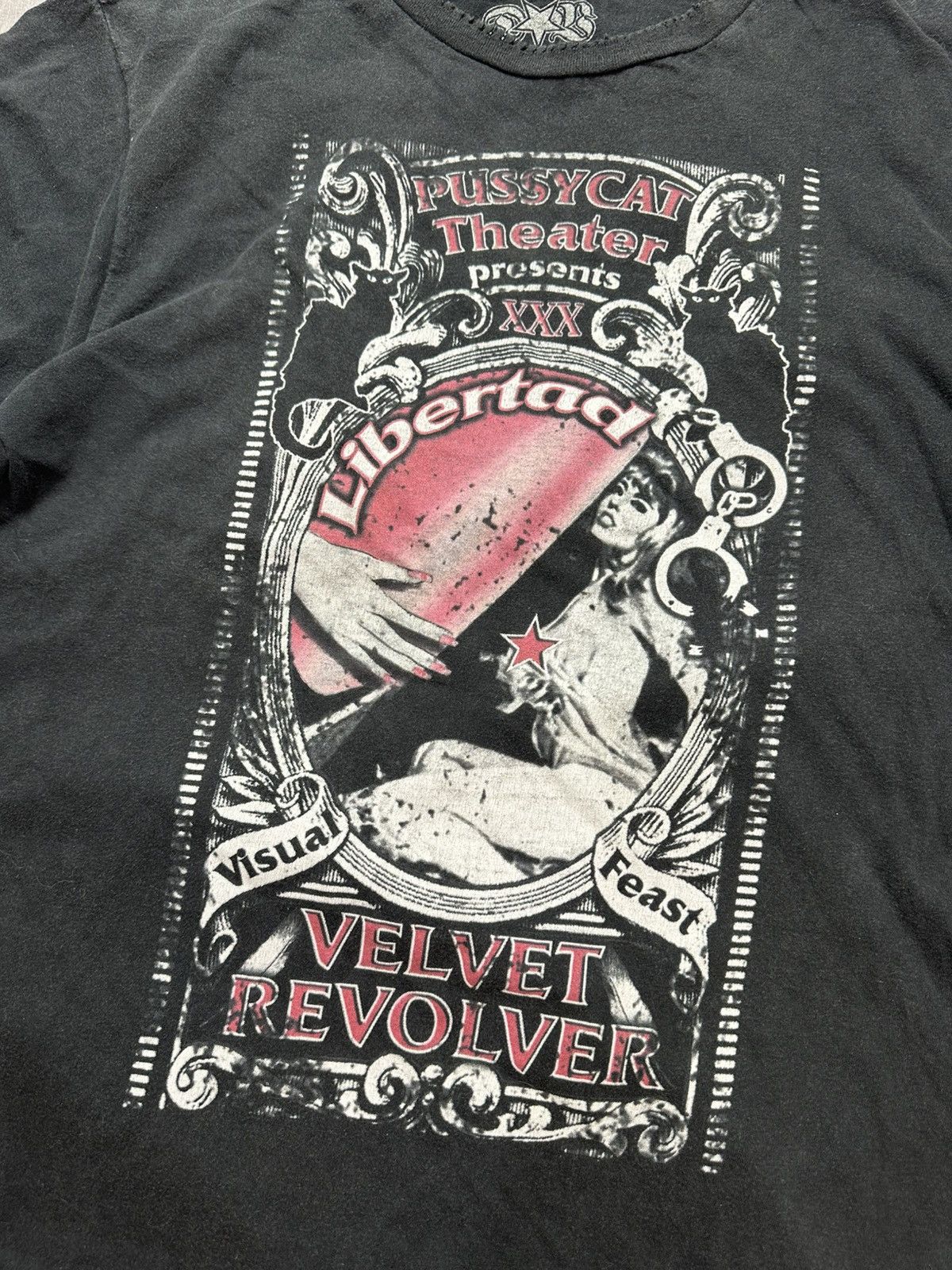 Band Tees Vintage Y2k Velvet Revolver Band Distressed Tshirt Size US L / EU 52-54 / 3 - 2 Thumbnail