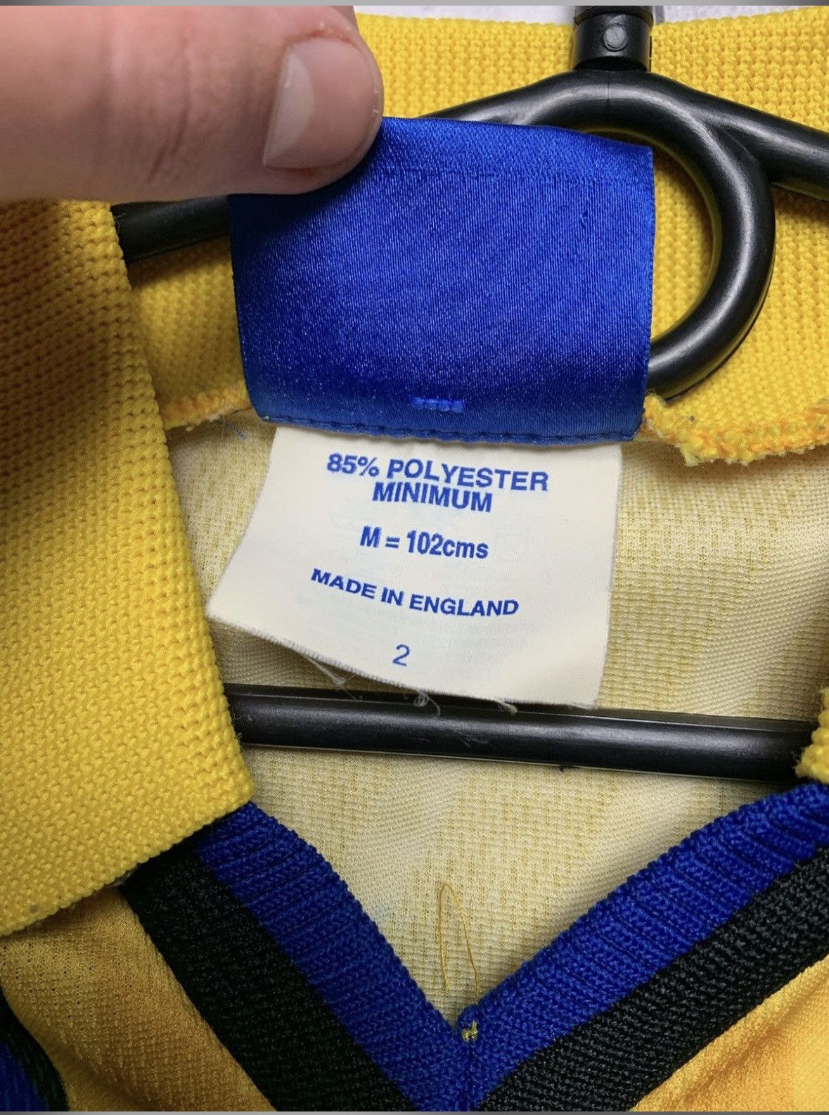 Umbro × Vintage Vintage Everton soccer jersey size M rare yellow away Size US M / EU 48-50 / 2 - 5 Thumbnail