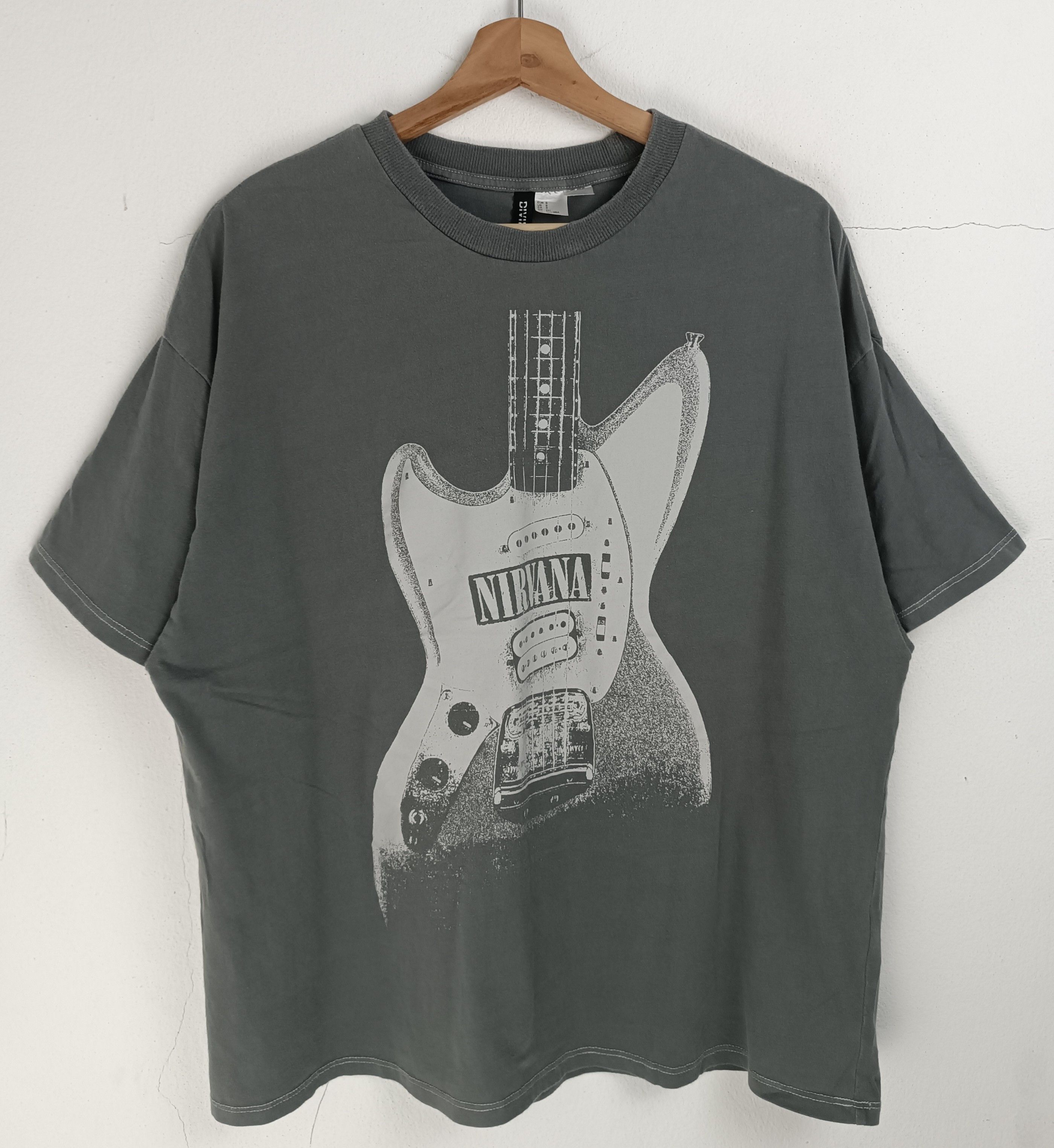 Band Tees VINTAGE NIRVANA H&M GRUNGE KURT COBAIN FOO FIGHTERS TEE Size US M / EU 48-50 / 2 - 4 Thumbnail