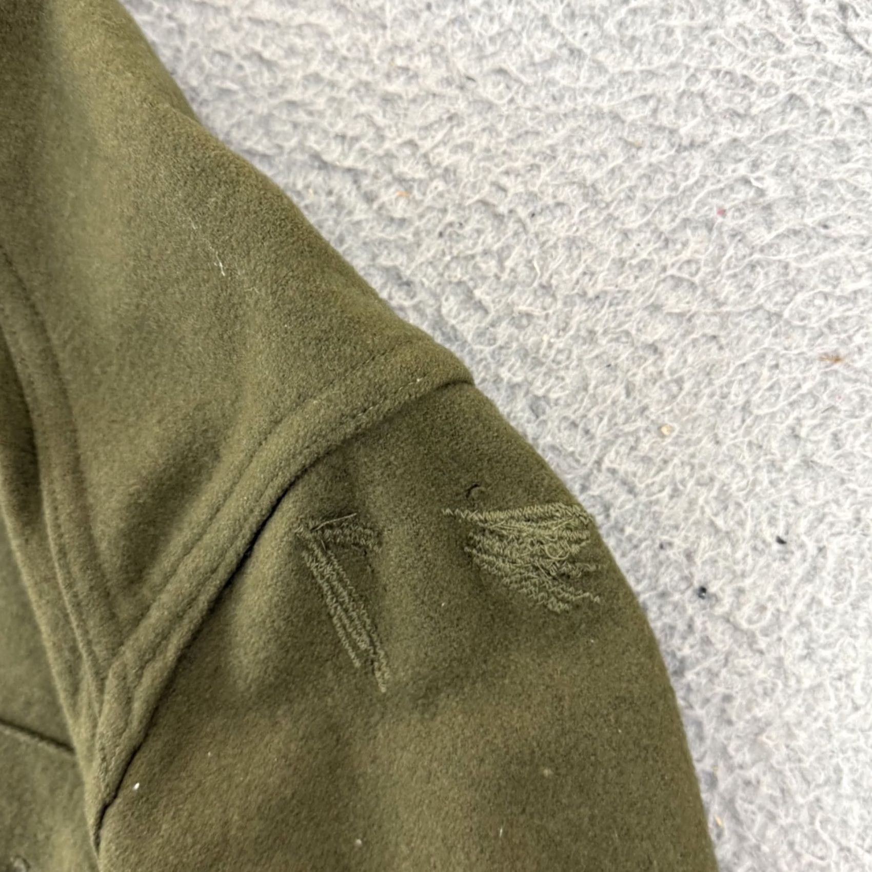 Olive VINTAGE OG 108 Field Shirt Mens Small Wool Button Up Army Olive Green Military Army Men Shirt Size US S / EU 44-46 / 1 - 7 Thumbnail
