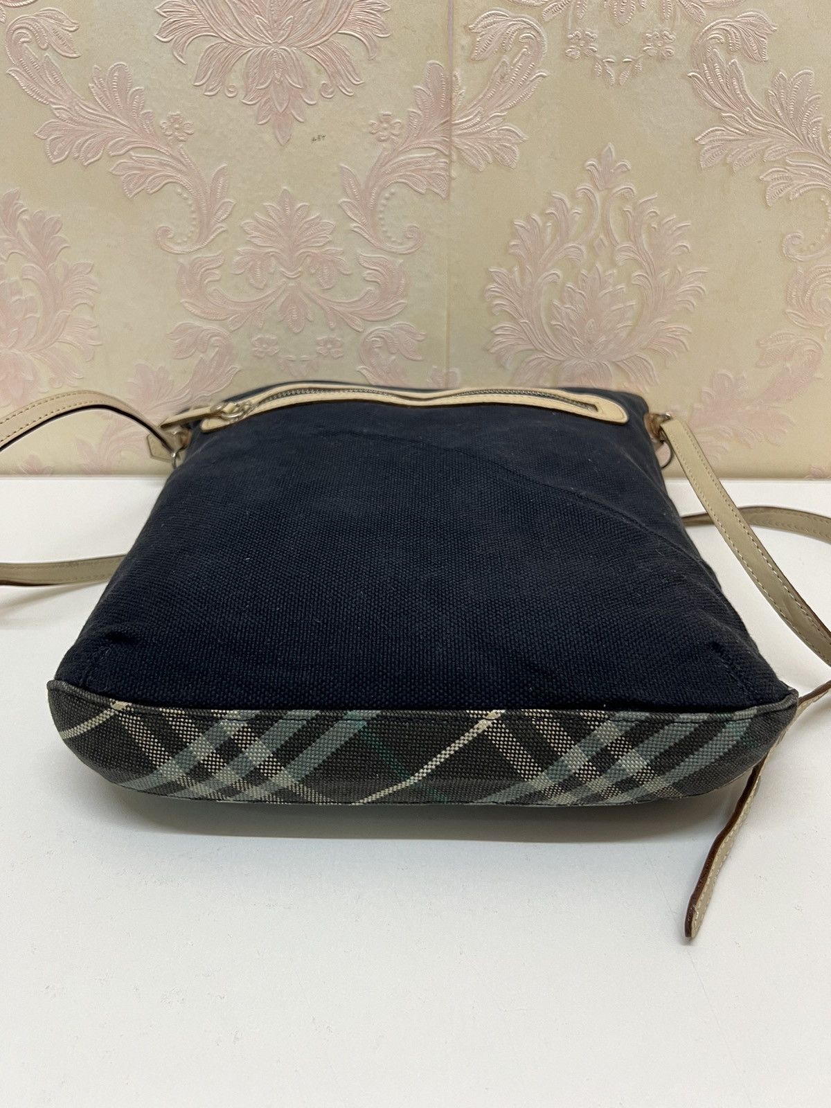 Burberry Vintage Burberry Blue Label Sling Bag Size ONE SIZE - 6 Thumbnail