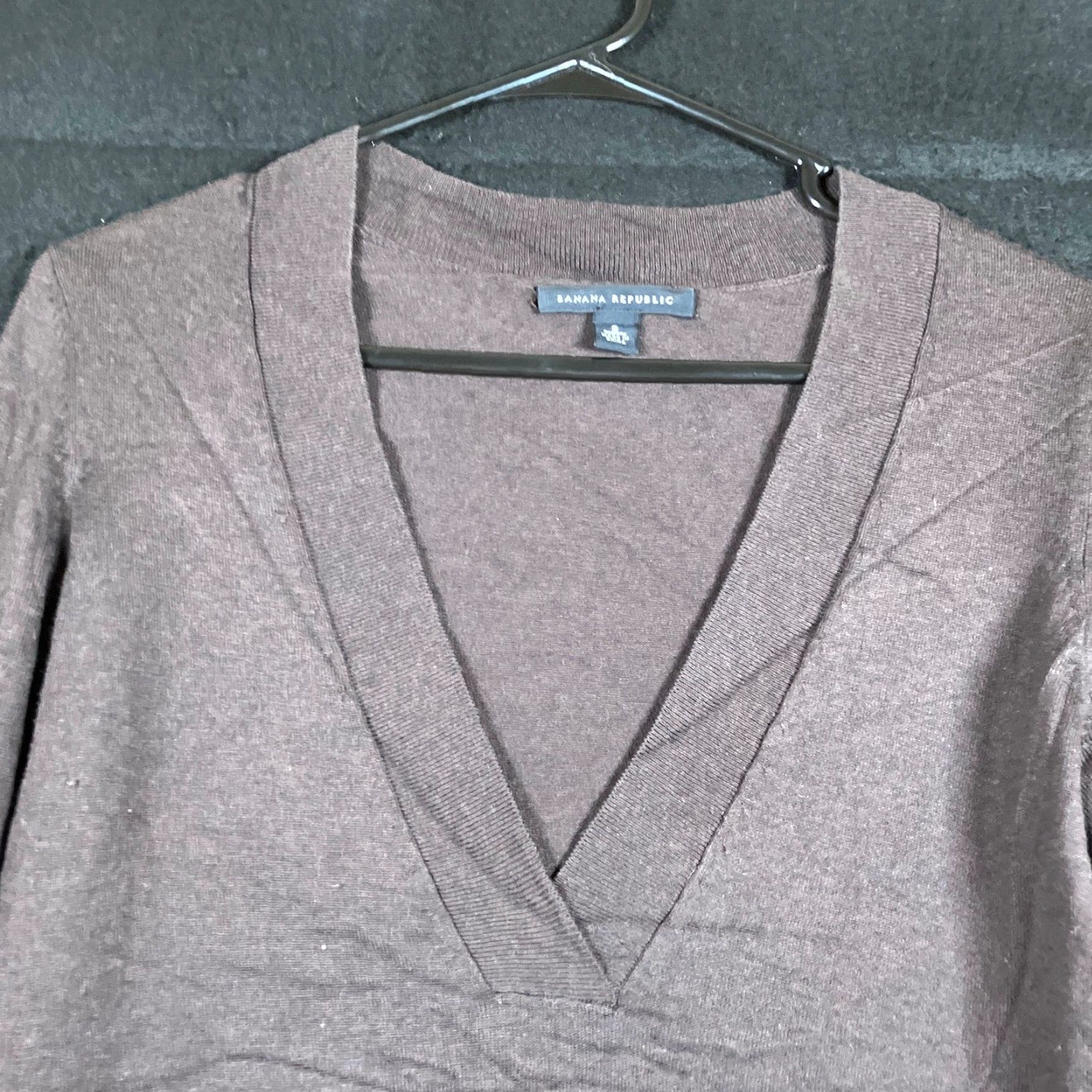 Banana Republic VINTAGE Banana Republic Women Sweater Brown Pullover V-Neck Silk Cashmere Wool Stretch S Size S / US 4 / IT 40 - 2 Thumbnail