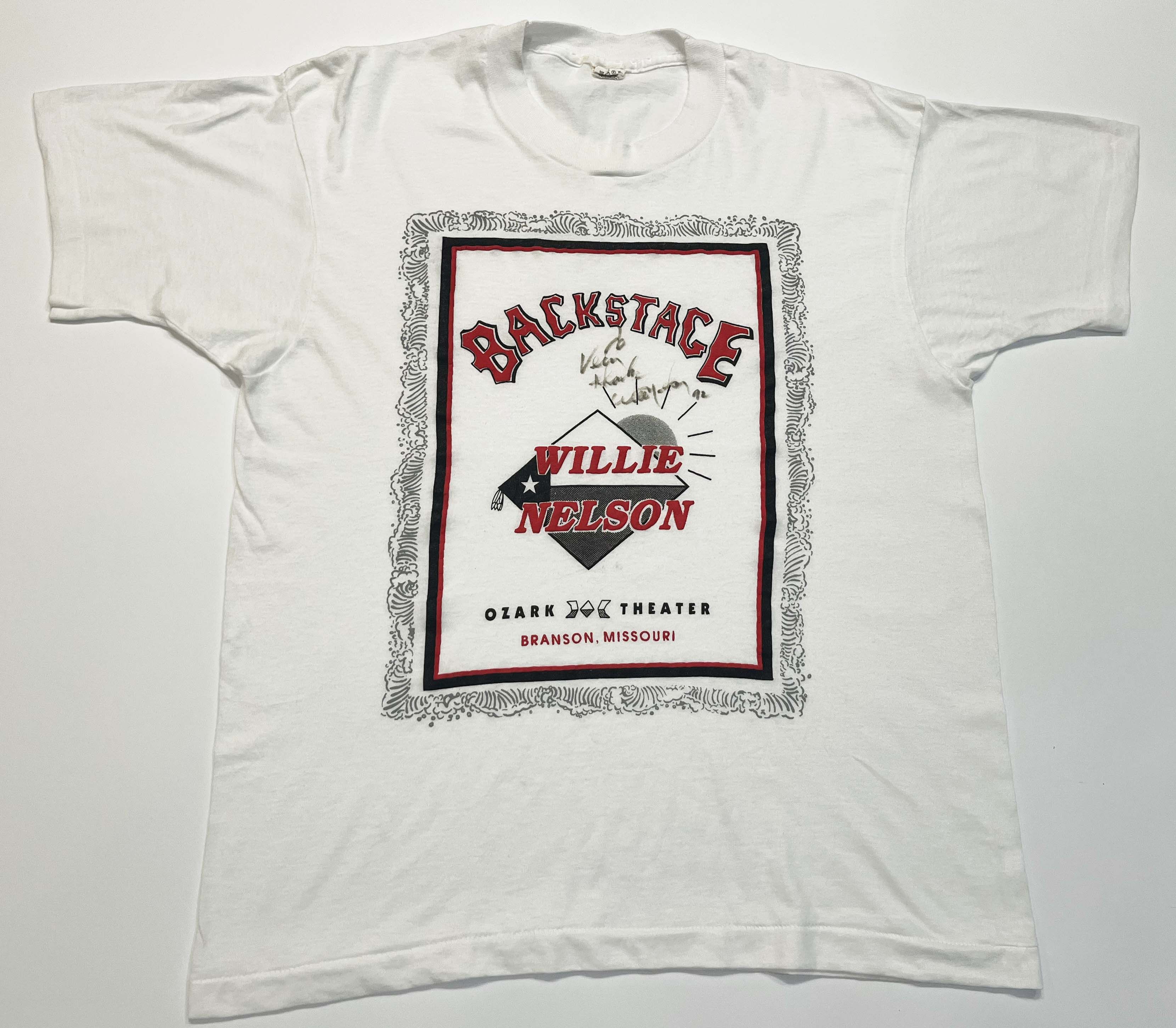 Vintage Vintage Willie Nelson Backstage Ozark Theater T-Shirt Size US L / EU 52-54 / 3 - 1 Thumbnail