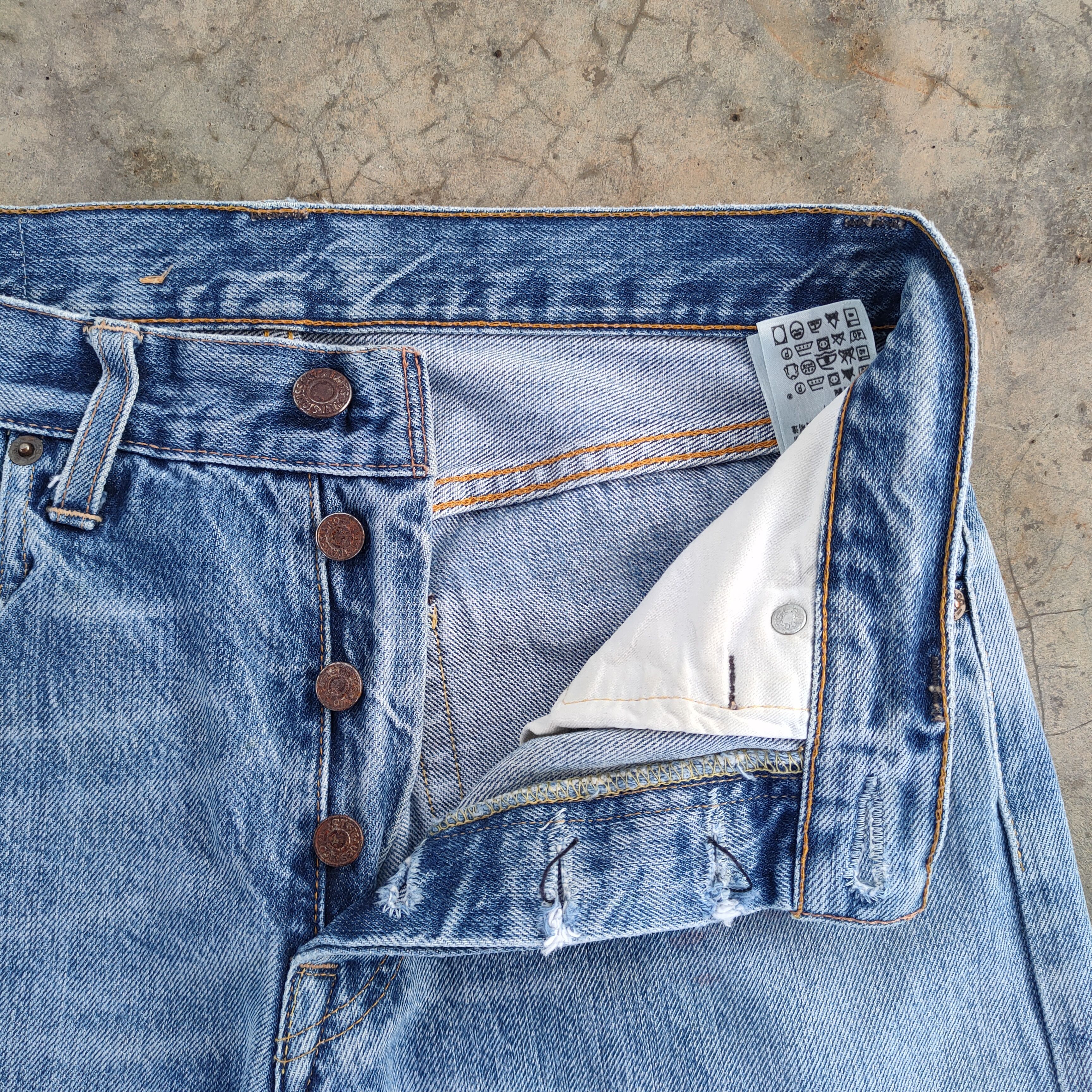 Levi's Vintage Clothing VINTAGE LEVI'S 501 BIG E SELVAGE DISTRESSED JEANS PANTS Size US 28 / EU 44 - 10 Thumbnail