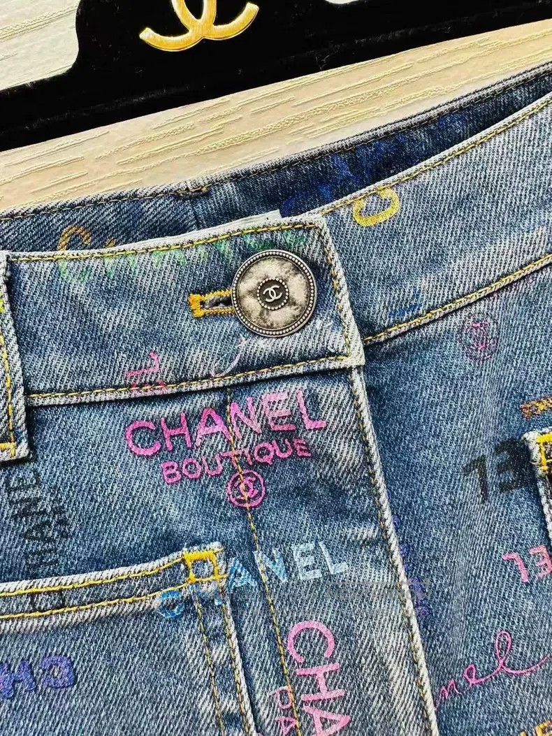 Chanel Chanel 22P Spring and Summer Graffiti Straight Jeans Size 25" / US 0 / IT 36 - 2 Thumbnail