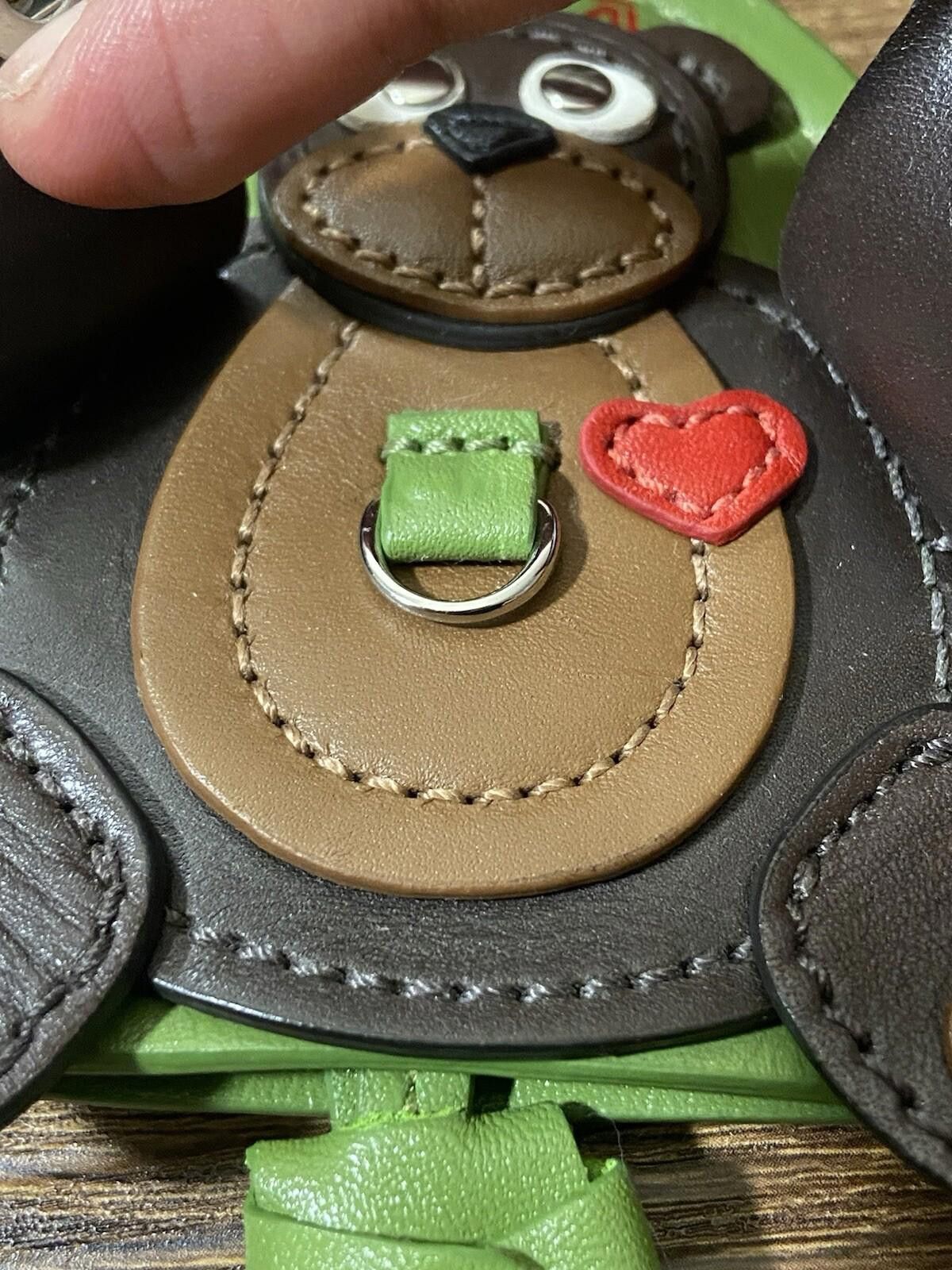 Tumi Rare cute Tumi green leather brown bear keychain bag charm Size ONE SIZE - 5 Thumbnail