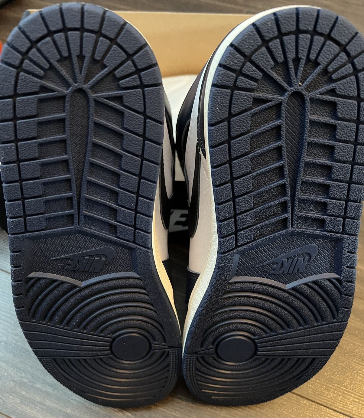 Nike Nike Air Jordan 1 Midnight Navy 10.5US Size US 10.5 / EU 43-44 - 9 Thumbnail