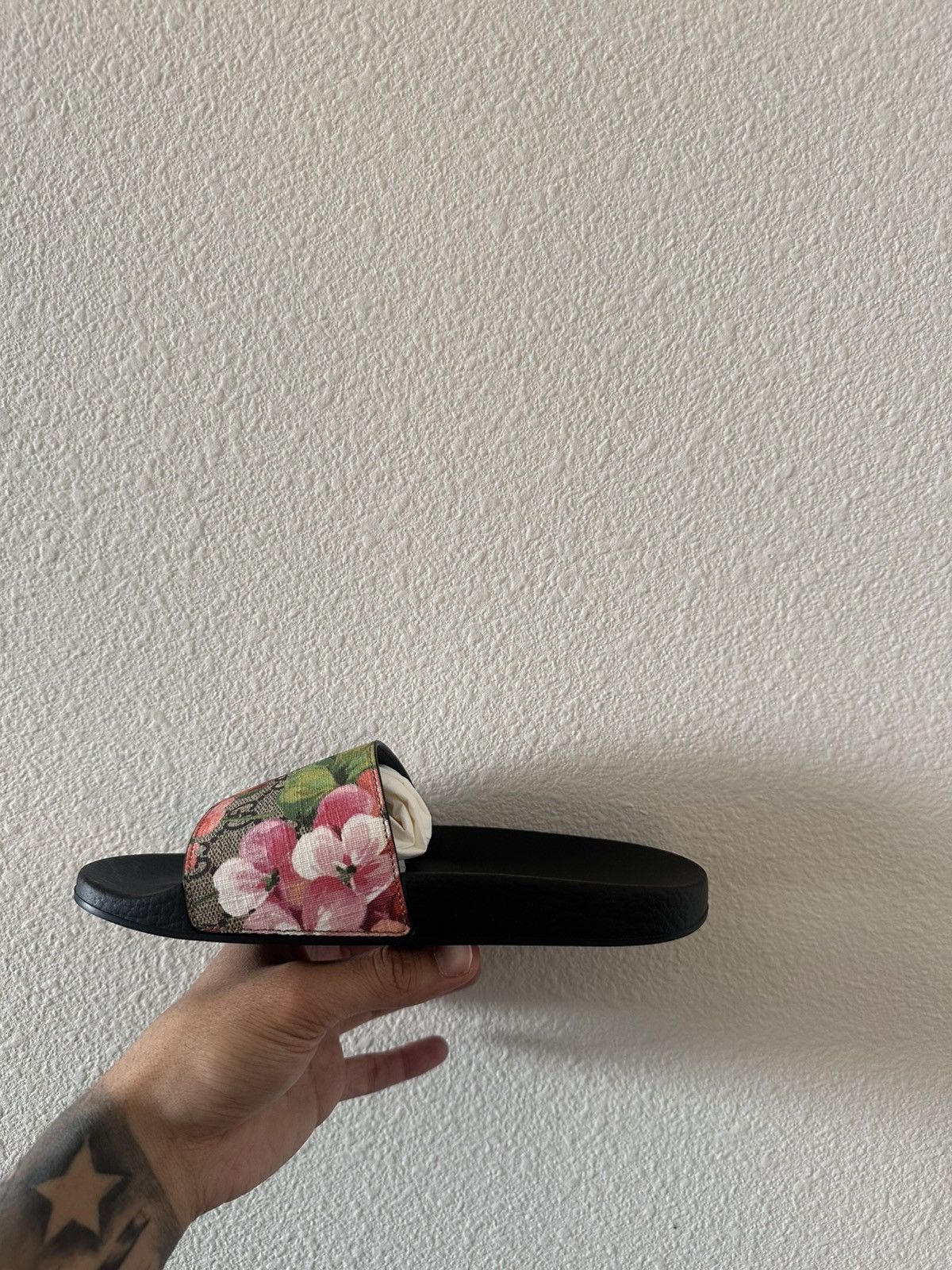 Gucci Gucci Wmns GG Supreme slide “Blooms” Size US 5 / IT 35 - 8 Thumbnail