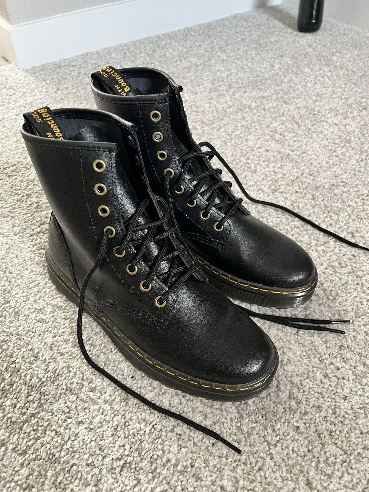 Dr. Martens Dr Marten Size US 7 / EU 40 - 1 Thumbnail