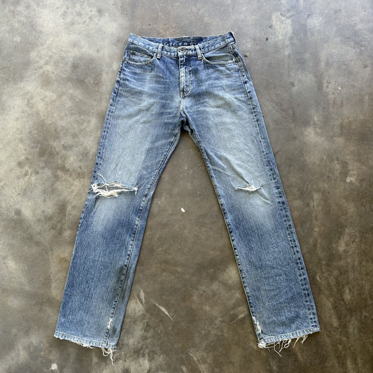 Japanese Brand Vintage Japanese Distressed Faded Denim Jean Pant W31 Size US 31 - 1 Thumbnail