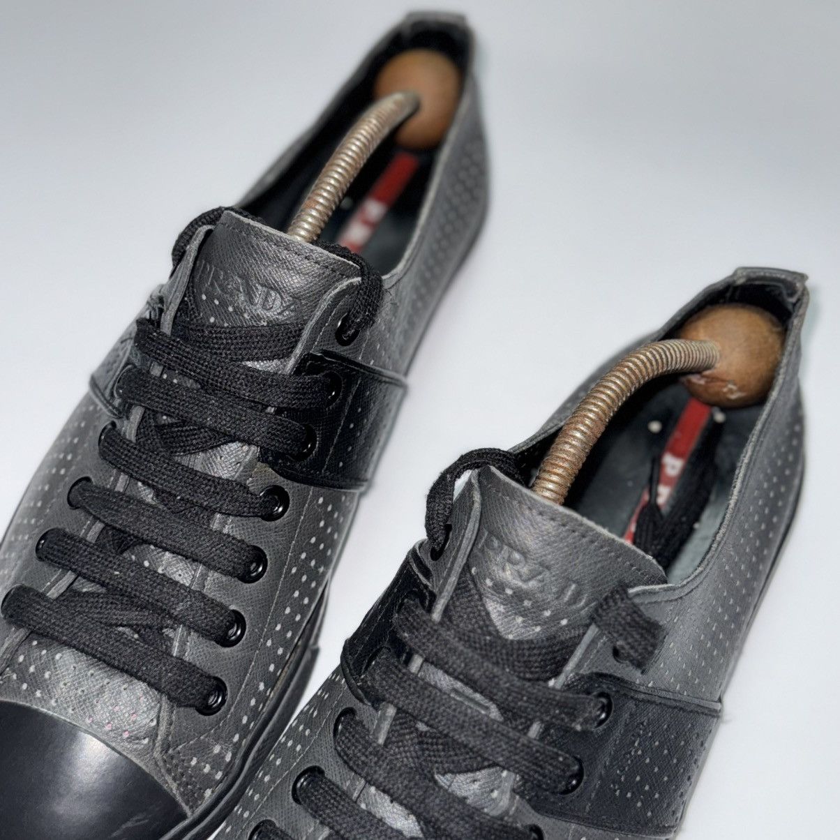 Prada PRADA Dark Grey Saffiano Sneakers 8.5 Size US 7.5 / EU 40-41 - 12 Thumbnail