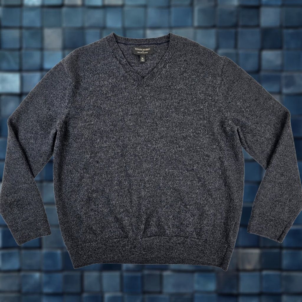 Banana Republic Banana Republic Merino Wool V-Neck Pullover Sweater Men XL Gray Size US XL / EU 56 / 4 - 1 Thumbnail