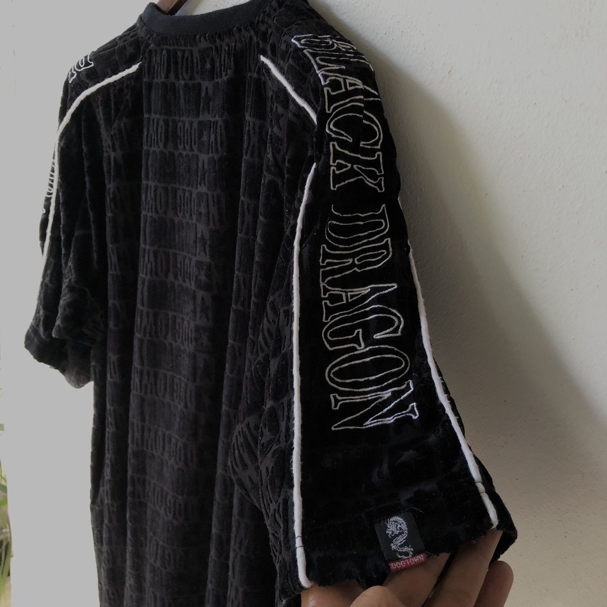 Dogtown DOG TOWN BLACK DRAGON Vintage Velour Embroidered Tee Size US XL / EU 56 / 4 - 6 Thumbnail