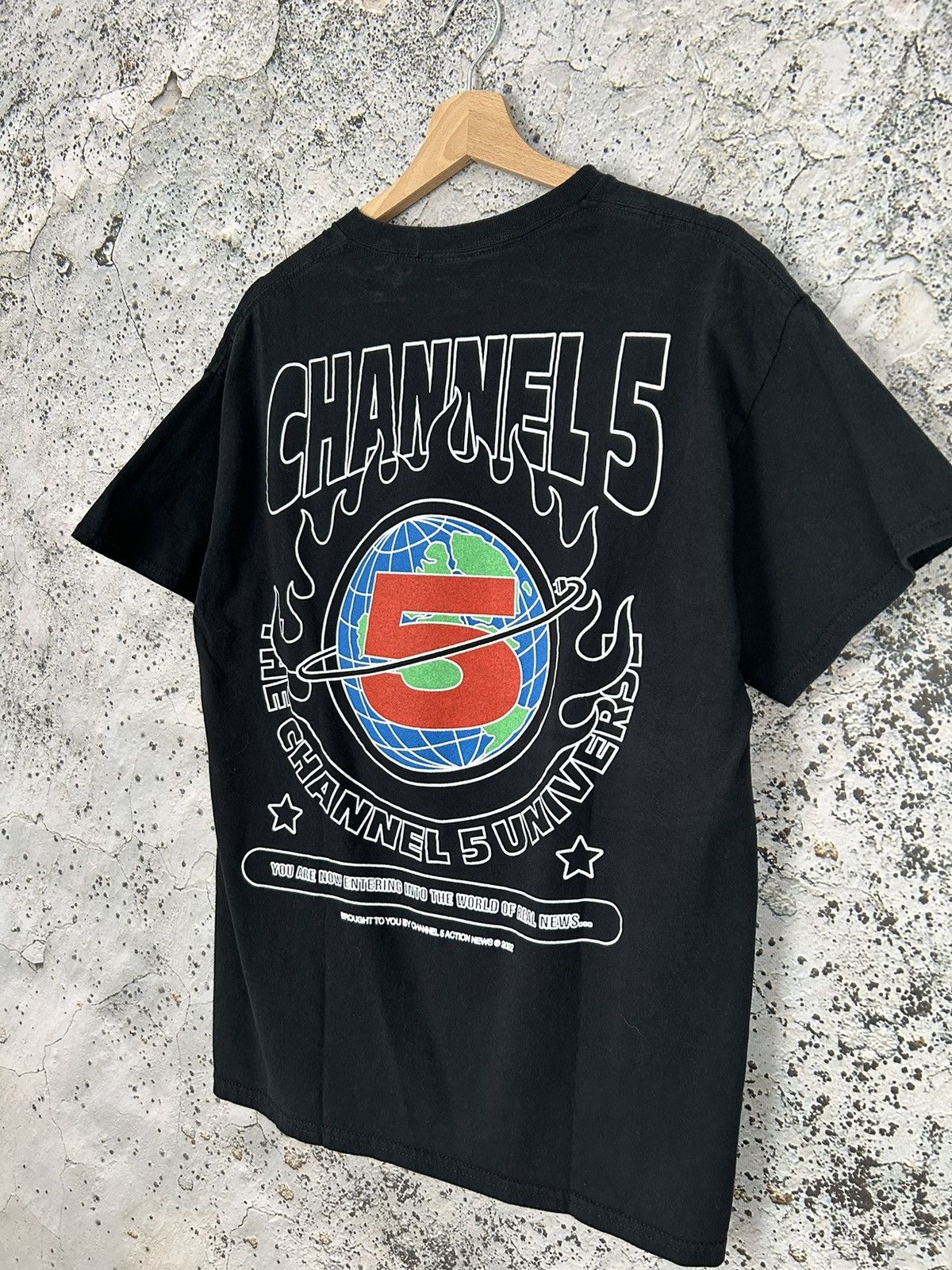 Other Vintage Channel 5 Streetwear Graphic Tee Retro Hype Y2K Size US L / EU 52-54 / 3 - 2 Thumbnail
