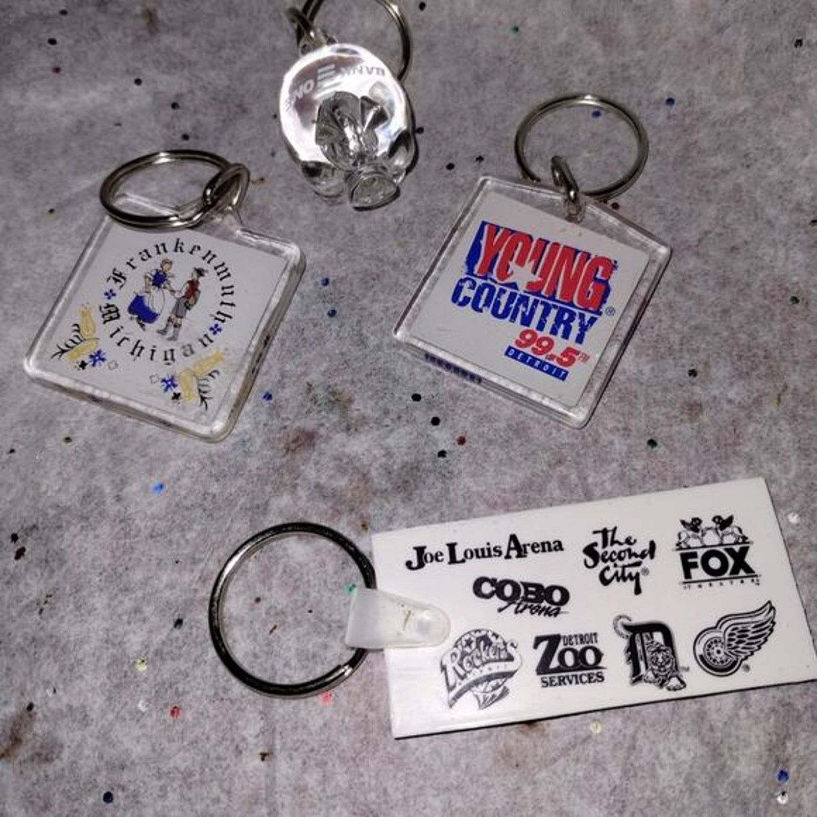 Vintage Beautiful vintage keychain lot bundle Size ONE SIZE - 1 Thumbnail
