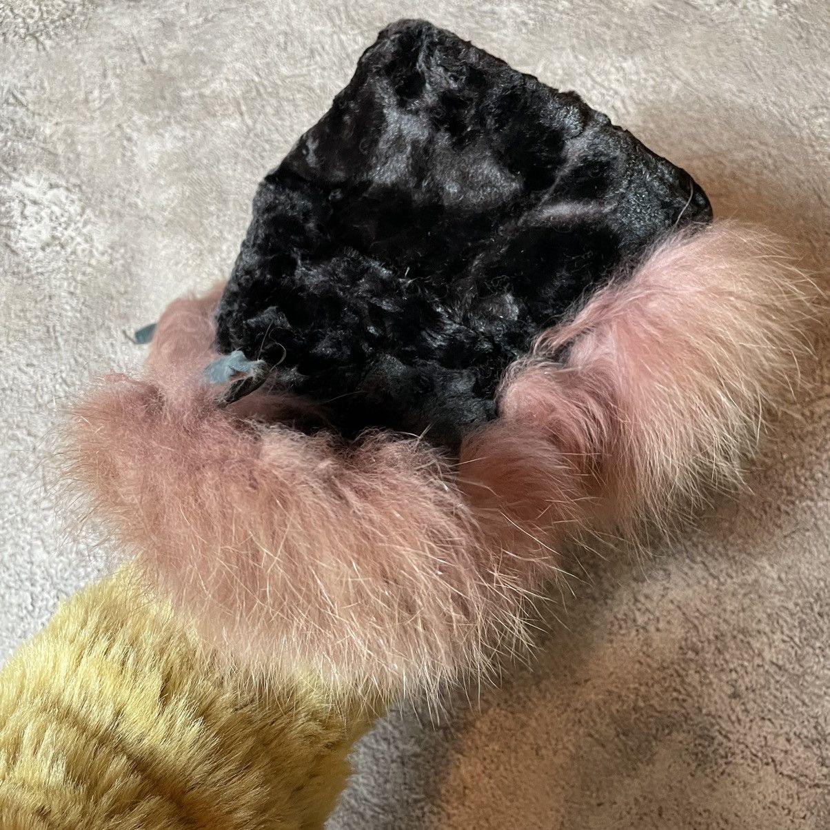 If Six Was Nine Vintage 90s Alt Beanie Mohair Ushanka Faux American VTg Size ONE SIZE - 3 Thumbnail