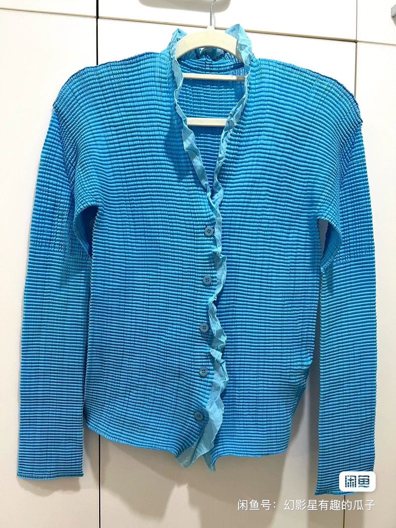 Issey Miyake Issey Miyake Blue bubble button cardigan Size M / US 6-8 / IT 42-44 - 1 Thumbnail