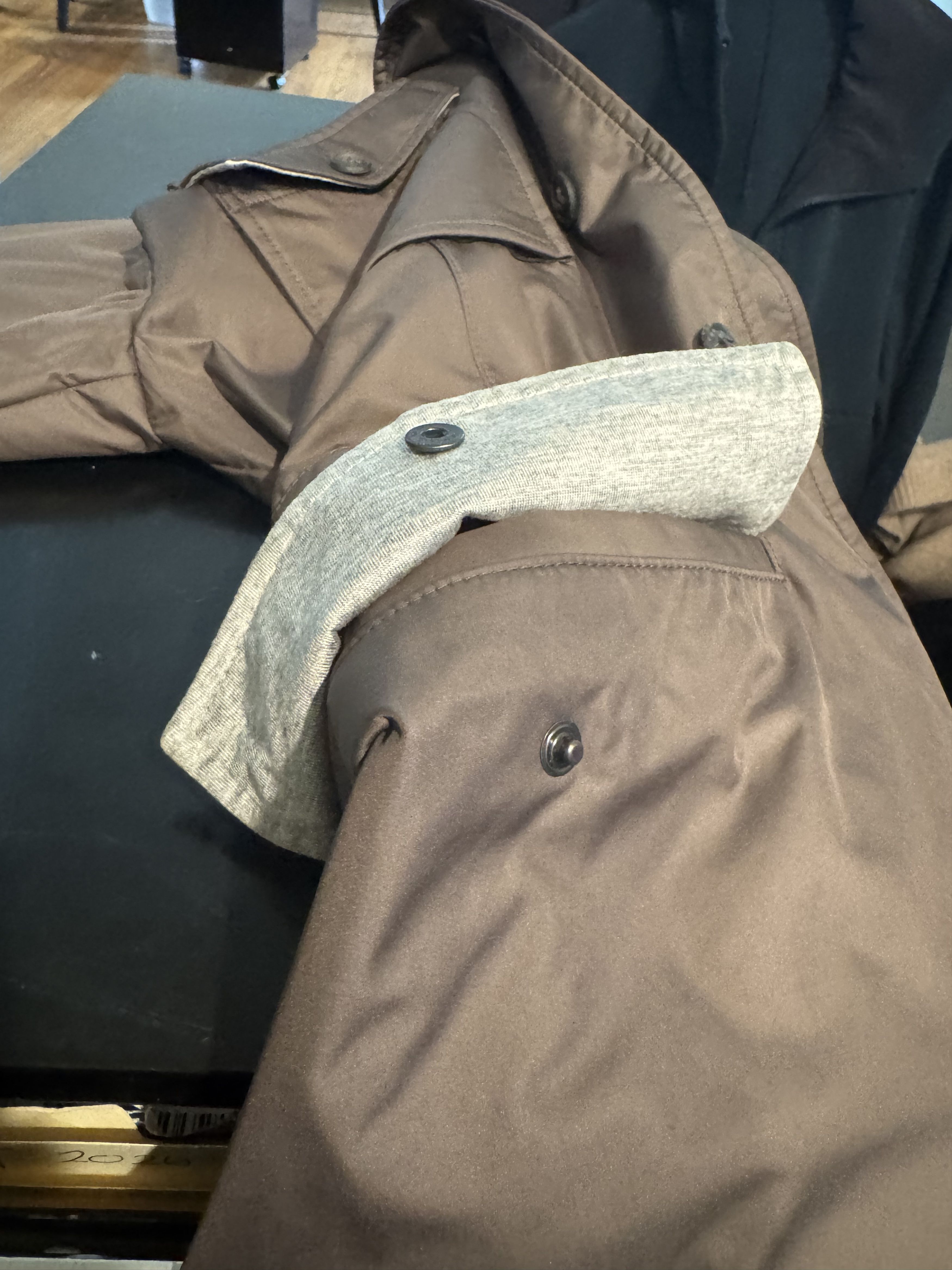 Saks Fifth Avenue Saks Fifth Avenue Light Jacket (Raincoat) Size US L / EU 52-54 / 3 - 4 Thumbnail