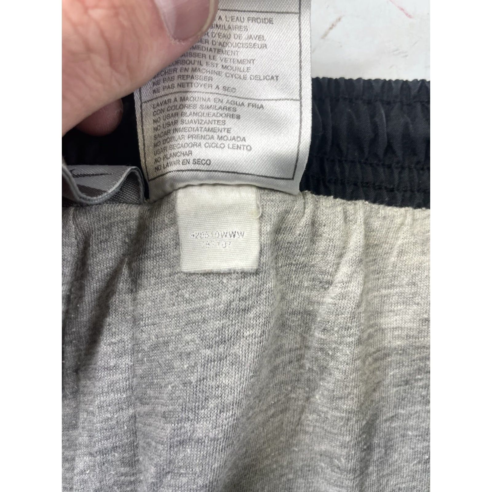 Nike VINTAGE Nike Track Pants Men L Track Pants Black Nylon Polyester Zip Striped Elastic Waist Lined Pockets Baggy Regular Straight Size US 33 - 7 Thumbnail