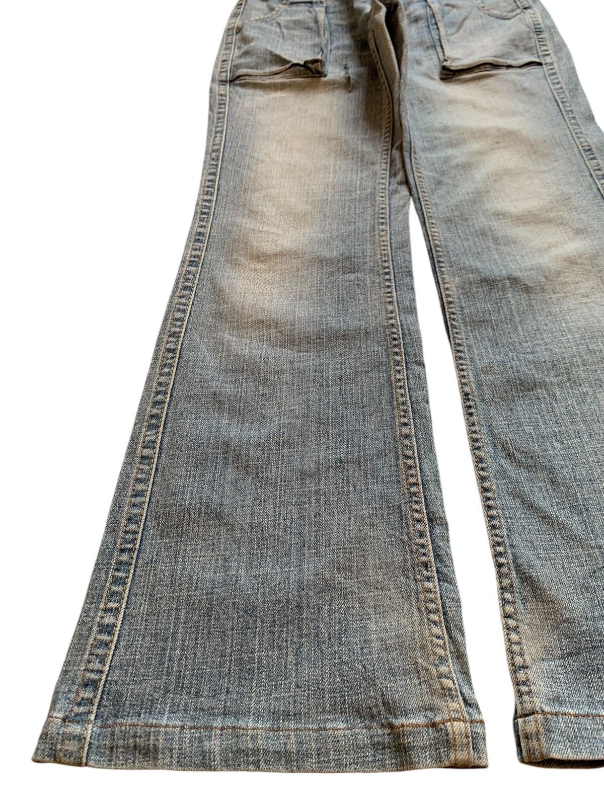 Japanese Brand Vintage Japanese Brand Faded Wash Fatigue Flare Jeans Size 27" / US 4 / IT 40 - 6 Thumbnail