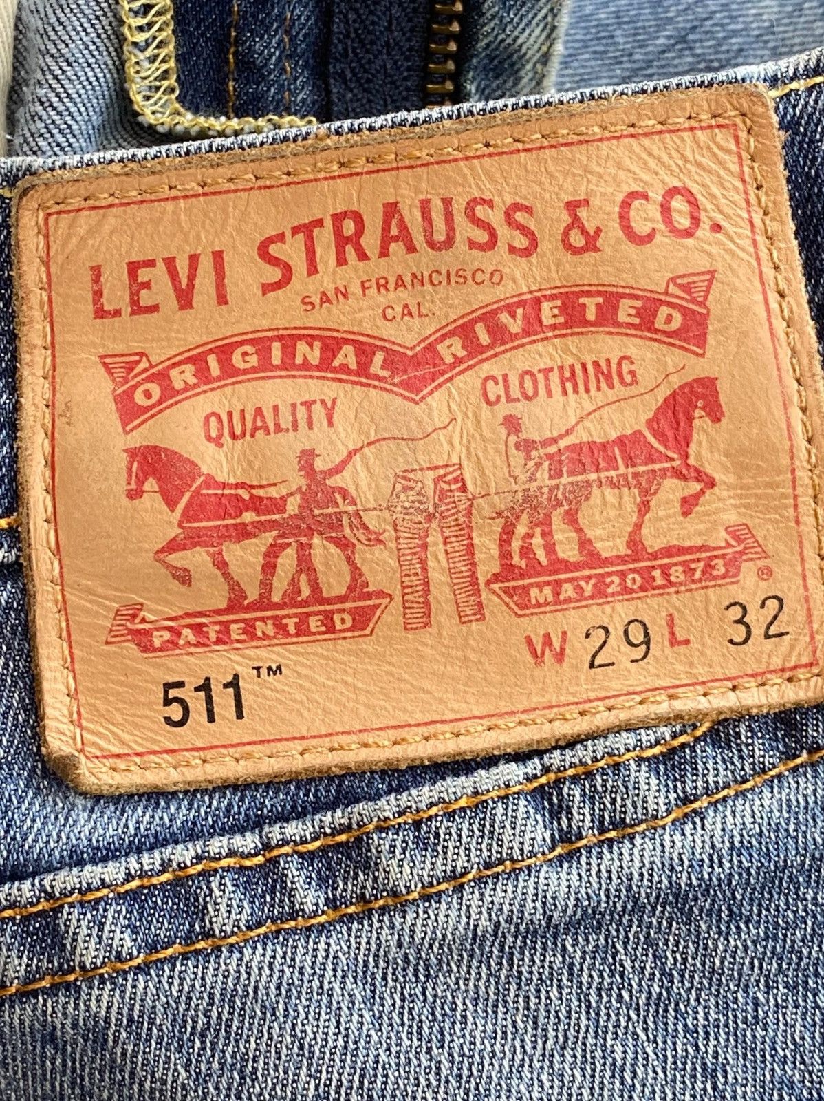 Levi's Levi’s Feded Wash Whiskered Style Straight Leg Jeans Size US 30 / EU 46 - 11 Thumbnail