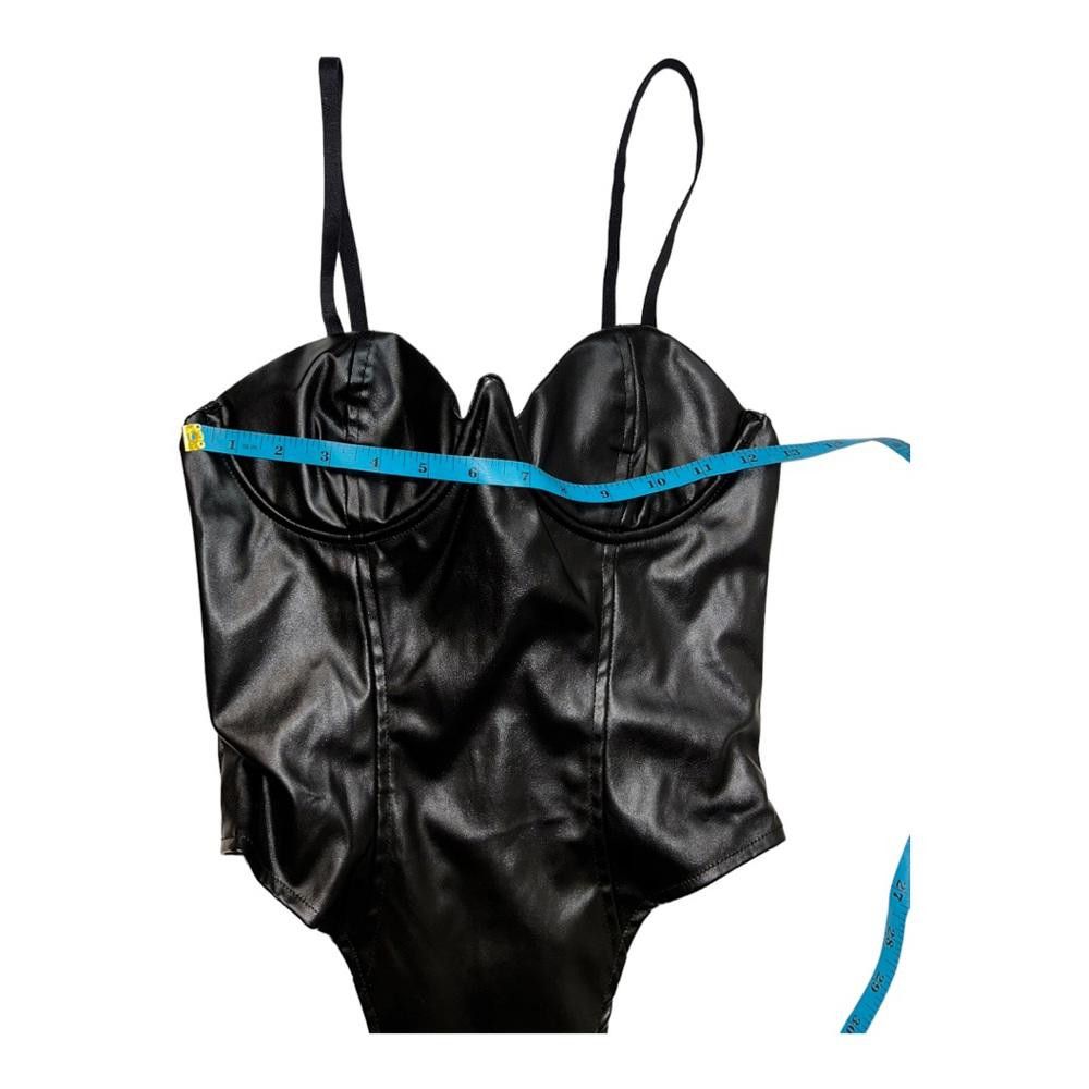 Designer PrettyLittleThing l V Wire Faux Leather Bodysuit Size 0 Size XS / US 0-2 / IT 36-38 - 7 Thumbnail