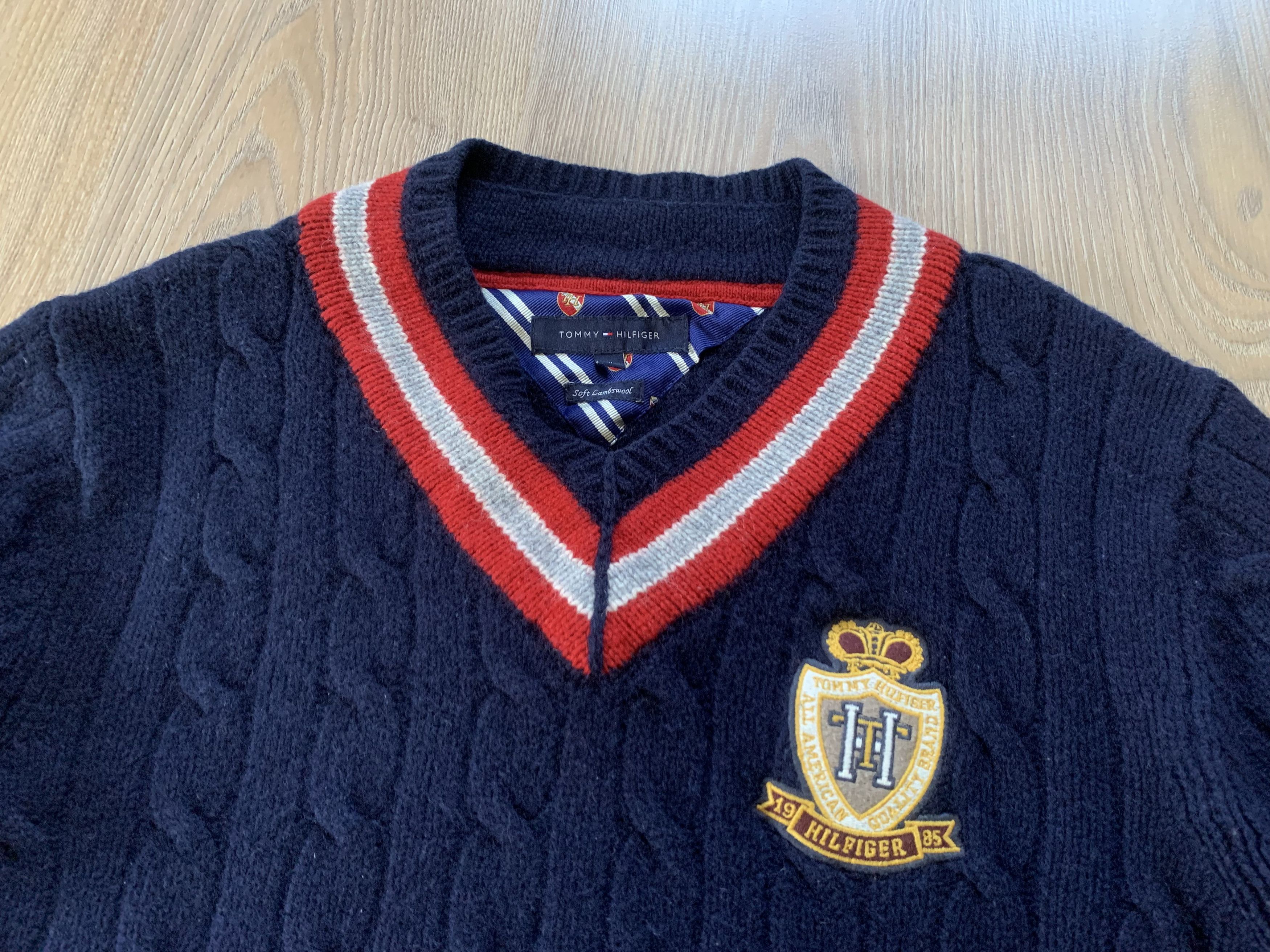 Tommy Hilfiger Mens Tommy Hilfiger Cable Knit V Neck Lambswool Jumper Size US XL / EU 56 / 4 - 5 Thumbnail