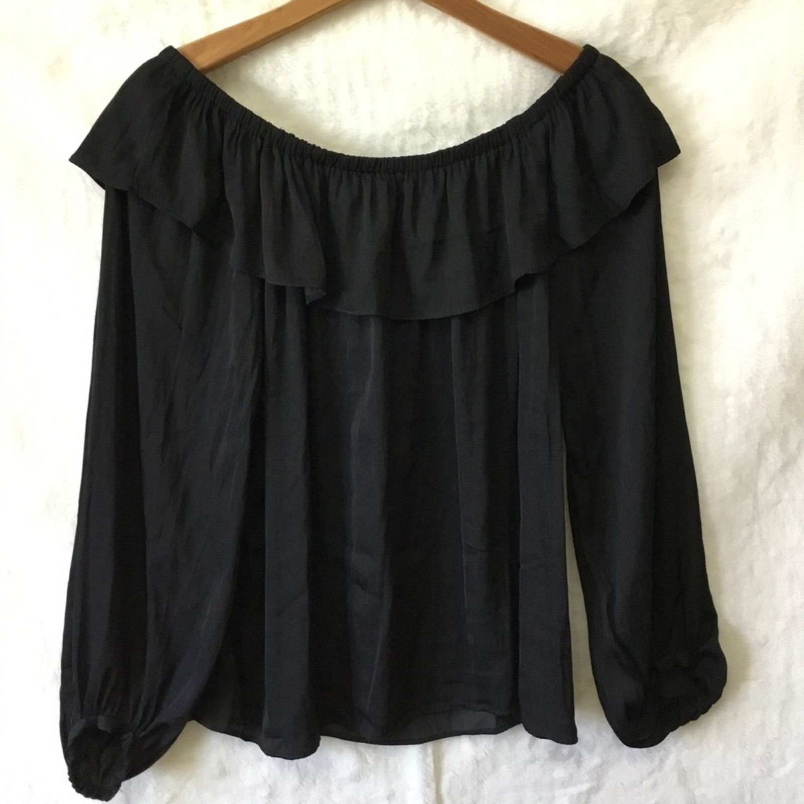 Other Archives Black Ruffled Off-The-Shoulder Top Size M / US 6-8 / IT 42-44 - 2 Thumbnail