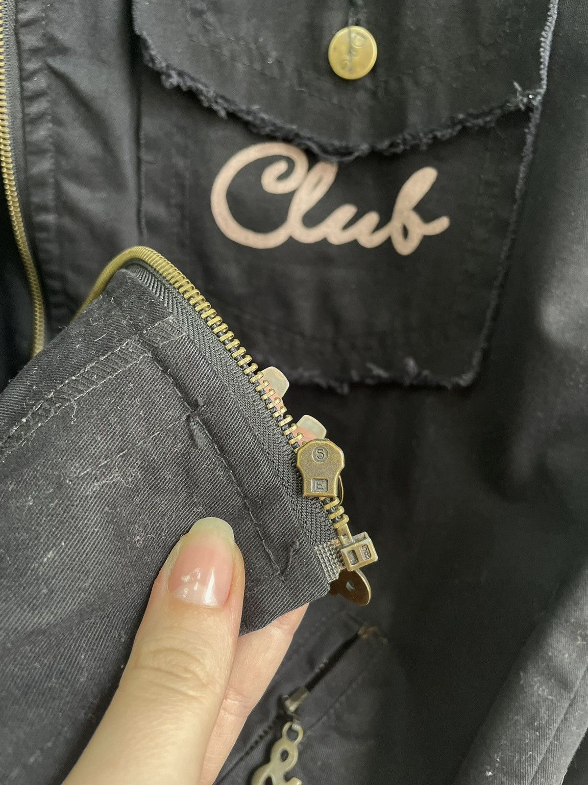 Dolce & Gabbana Vintage 2000s Big logo Dolce Gabbana distressed jacket Size US S / EU 44-46 / 1 - 8 Thumbnail