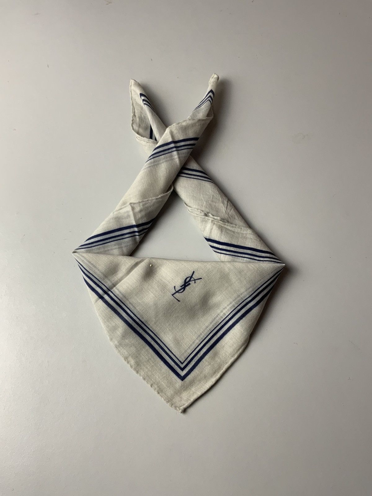 Vintage Vintage YSL Yves Saint Laurent Plain Small Logo Handkerchief Size ONE SIZE - 1 Thumbnail