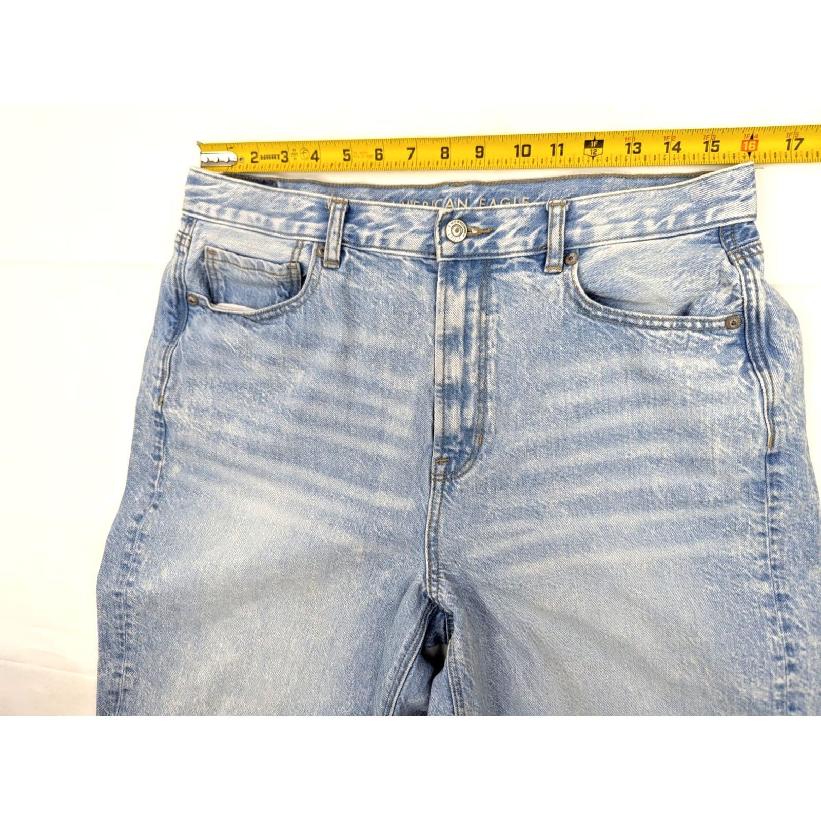 American Eagle Outfitters American Eagle Outfitters Mom Jeans Women 12 Short 32x25 Light Wash Denim Soft Stretch Slimming 90s Theme Mens Women Boys Girls Size 34" / US 12 / IT 48 - 6 Thumbnail