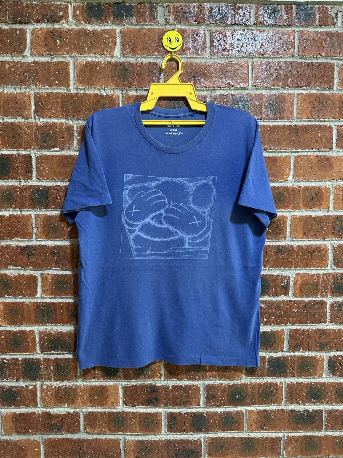 Kaws × Uniqlo × Vintage Vintage Uniqlo X Kaws Sun Faded Tee Size US L / EU 52-54 / 3 - 1 Thumbnail
