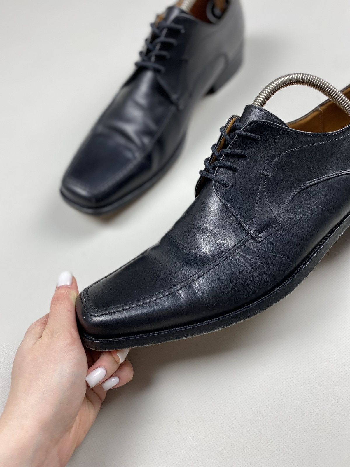 Loake Loake men’s leather formal lace up shoes size US 10 Size US 10 / EU 43 - 15 Thumbnail