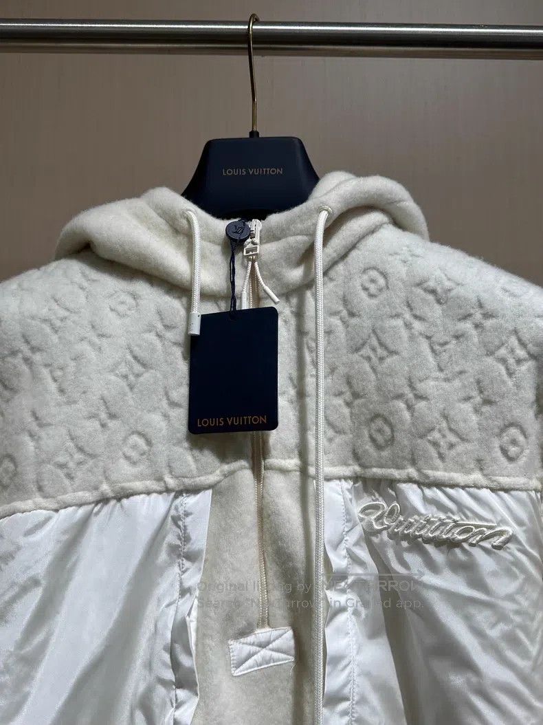 Louis Vuitton Louis Vuitton 26 New Classic lambswool hooded long sleeve Size US L / EU 52-54 / 3 - 3 Thumbnail