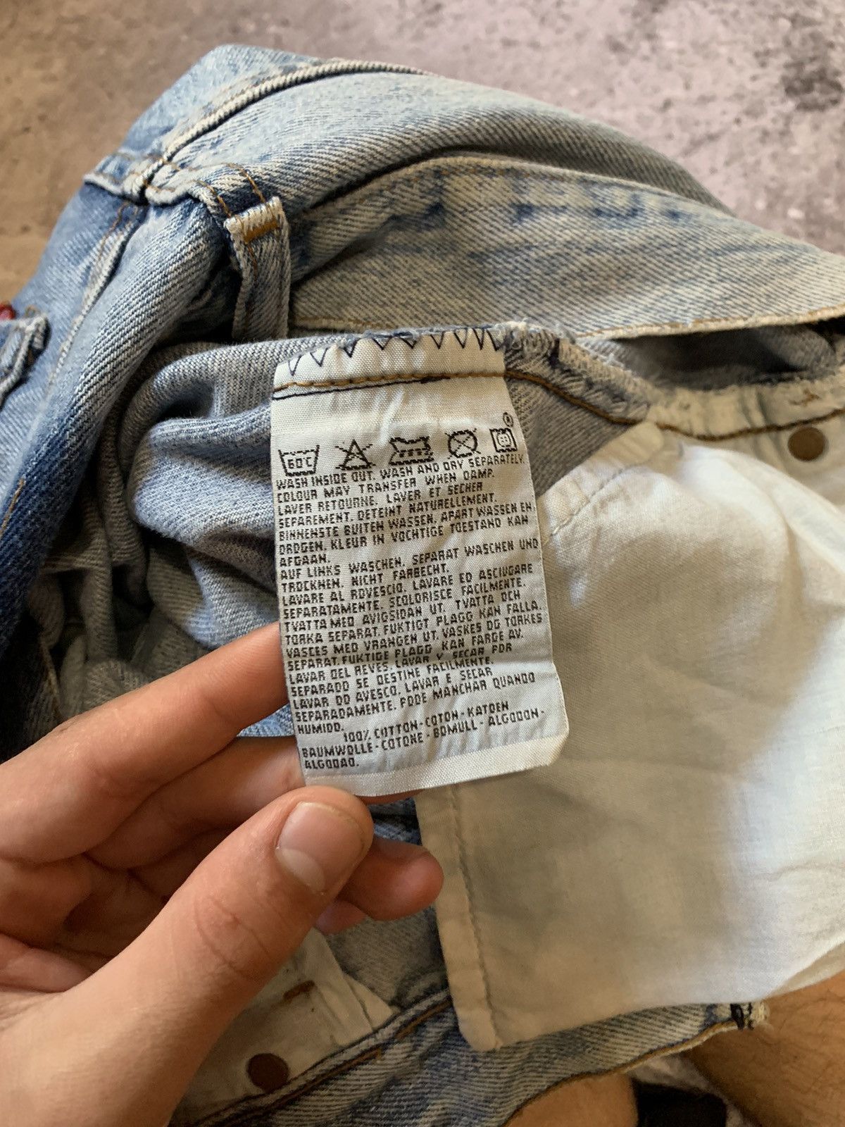 Levi's Vintage Levi's Jeans 501 Light Wash Denim 31x34 Size US 31 - 8 Thumbnail