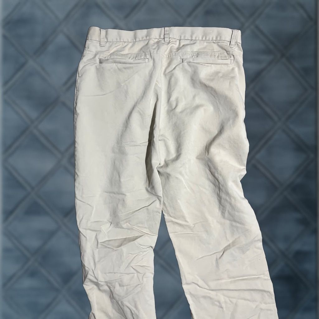 Calvin Klein Calvin Klein 36c32 Straight 4-Pocket Flat Front Chino Pants Men Beige Relaxed Size US 36 / EU 52 - 1 Thumbnail