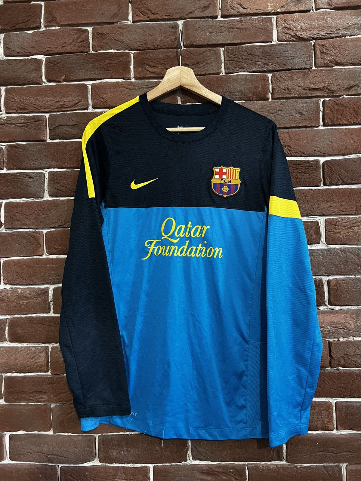 Rare FC Barcelona Y2K Jersey Nike Swoosh Soccer