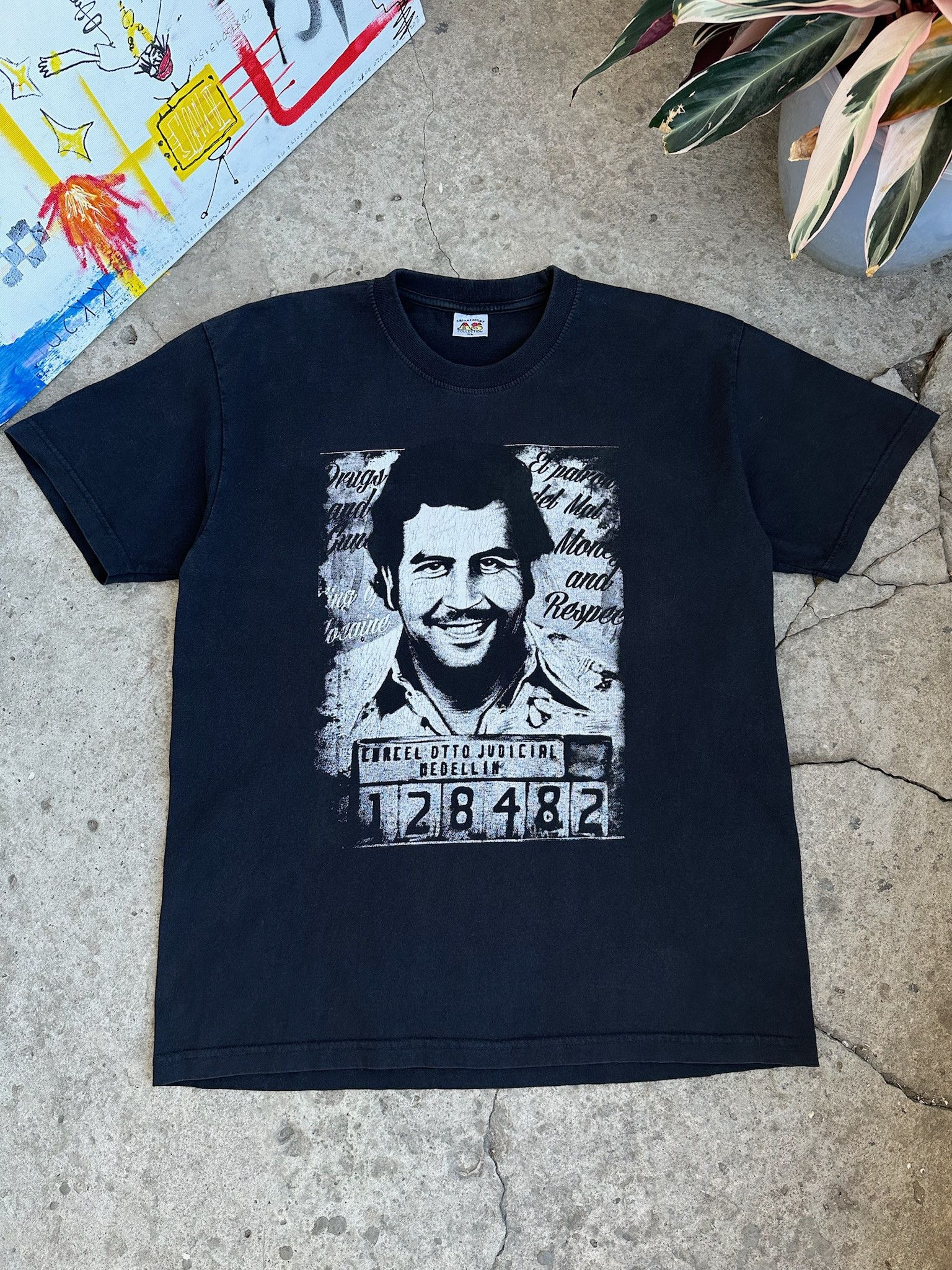 Japanese Brand Pablo Escobar Vintage Y2K/2000s Streetwear Graphic Tee Size US XL / EU 56 / 4 - 1 Thumbnail