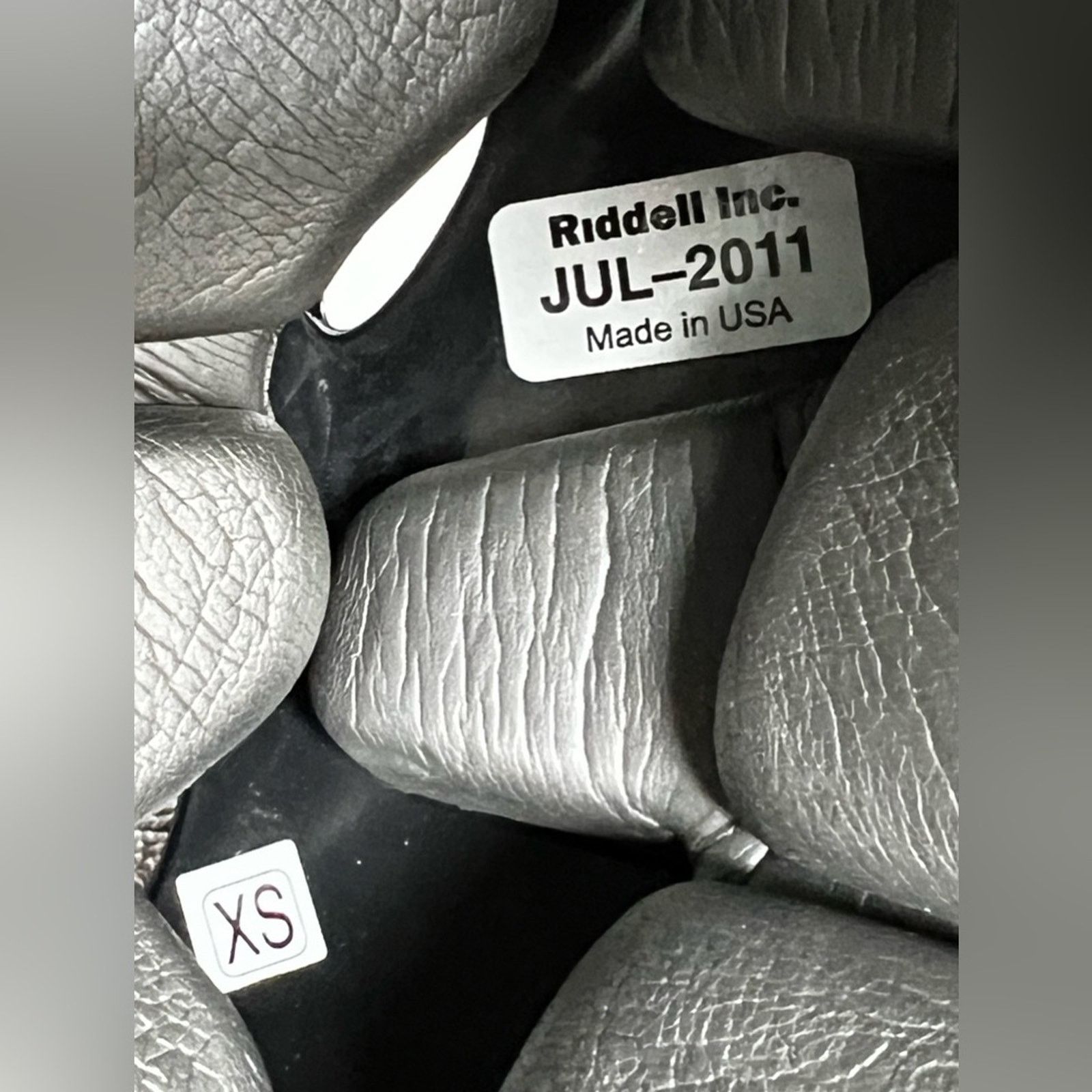 Riddell Pittsburgh Steelers Full Size Riddell Football Helmet Youth Size ONE SIZE - 9 Thumbnail