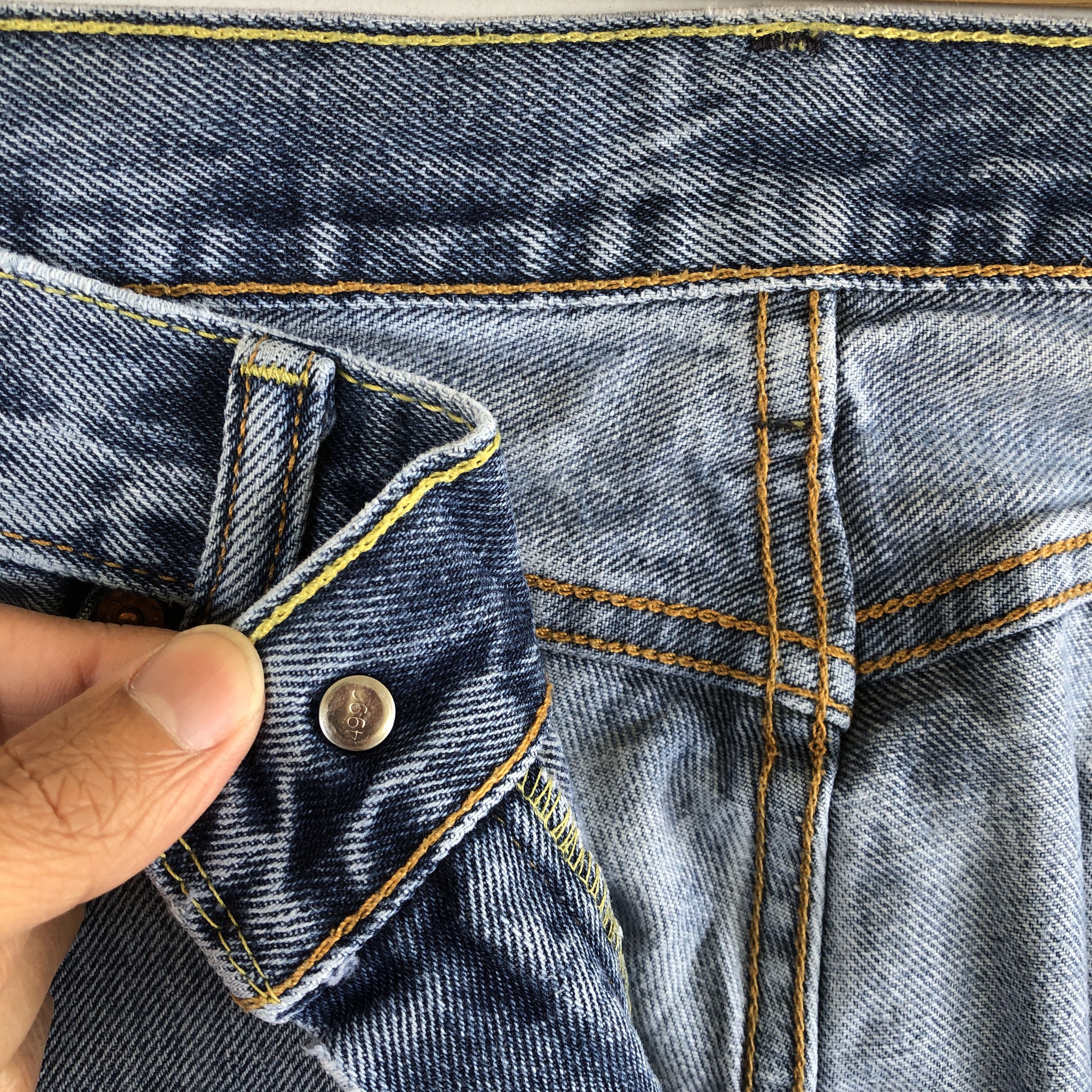 Levi's Vintage Levis Distressed Jeans Levi's 505 Light Wash Denim Size US 36 / EU 52 - 7 Thumbnail
