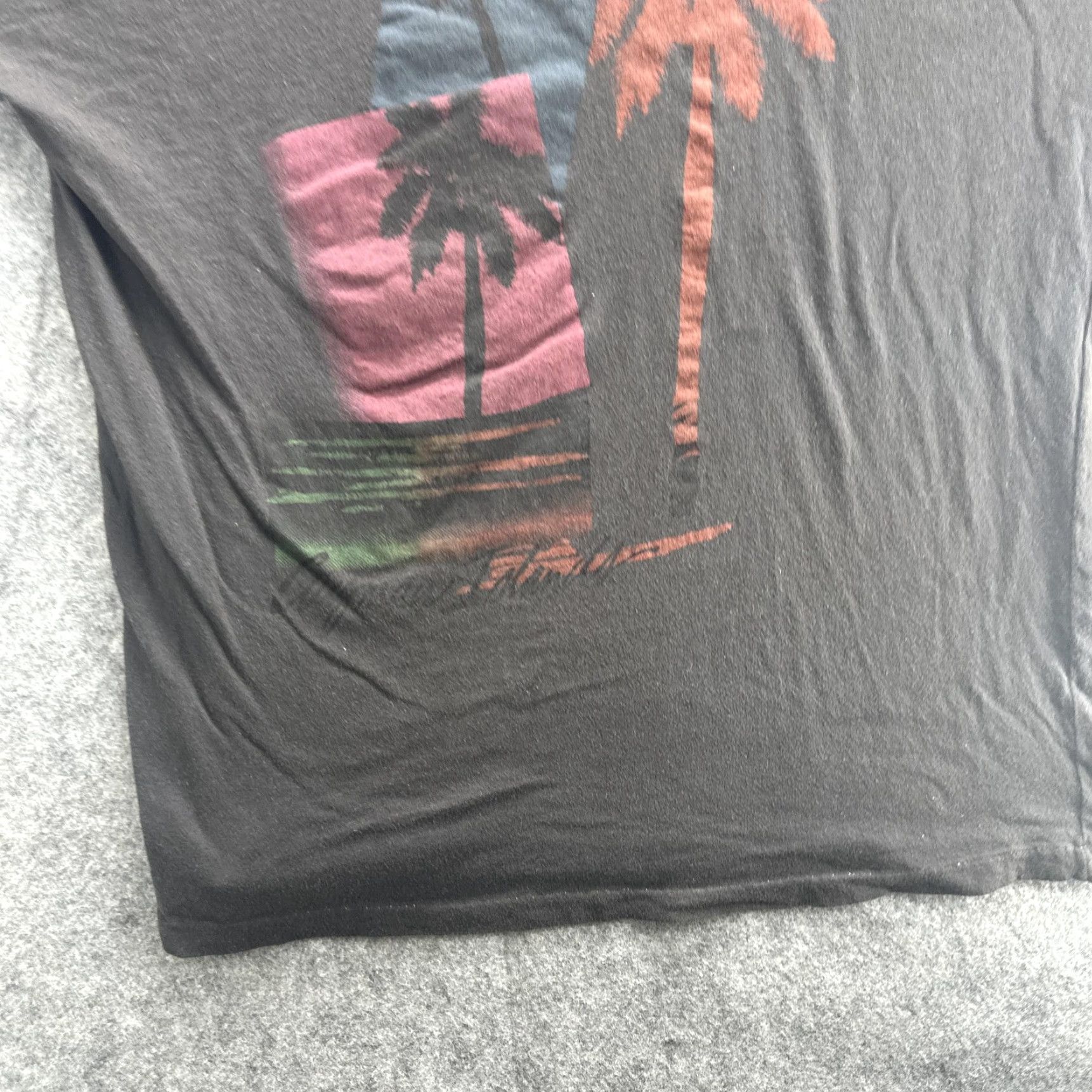 Vintage VINTAGE Sun Club Cayman Islands T-Shirt Men XL Black Graphic Print Beach Travel 90s Tee Size US XL / EU 56 / 4 - 5 Thumbnail