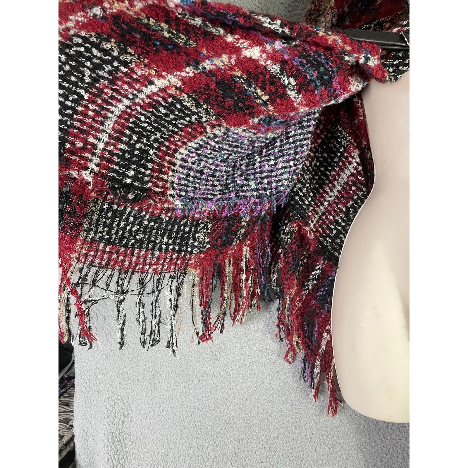 Vince Camuto Vince Camuto Wine Plaid Fringed Shawl Wrap Poncho OS Size ONE SIZE - 13 Thumbnail