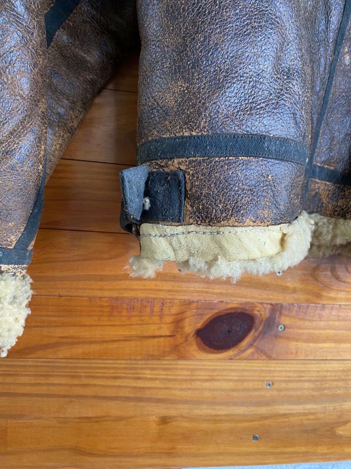 Vintage STRATH CONAR B-3 Shearling Leather Flight Jacket Distressed Size US M / EU 48-50 / 2 - 24 Thumbnail